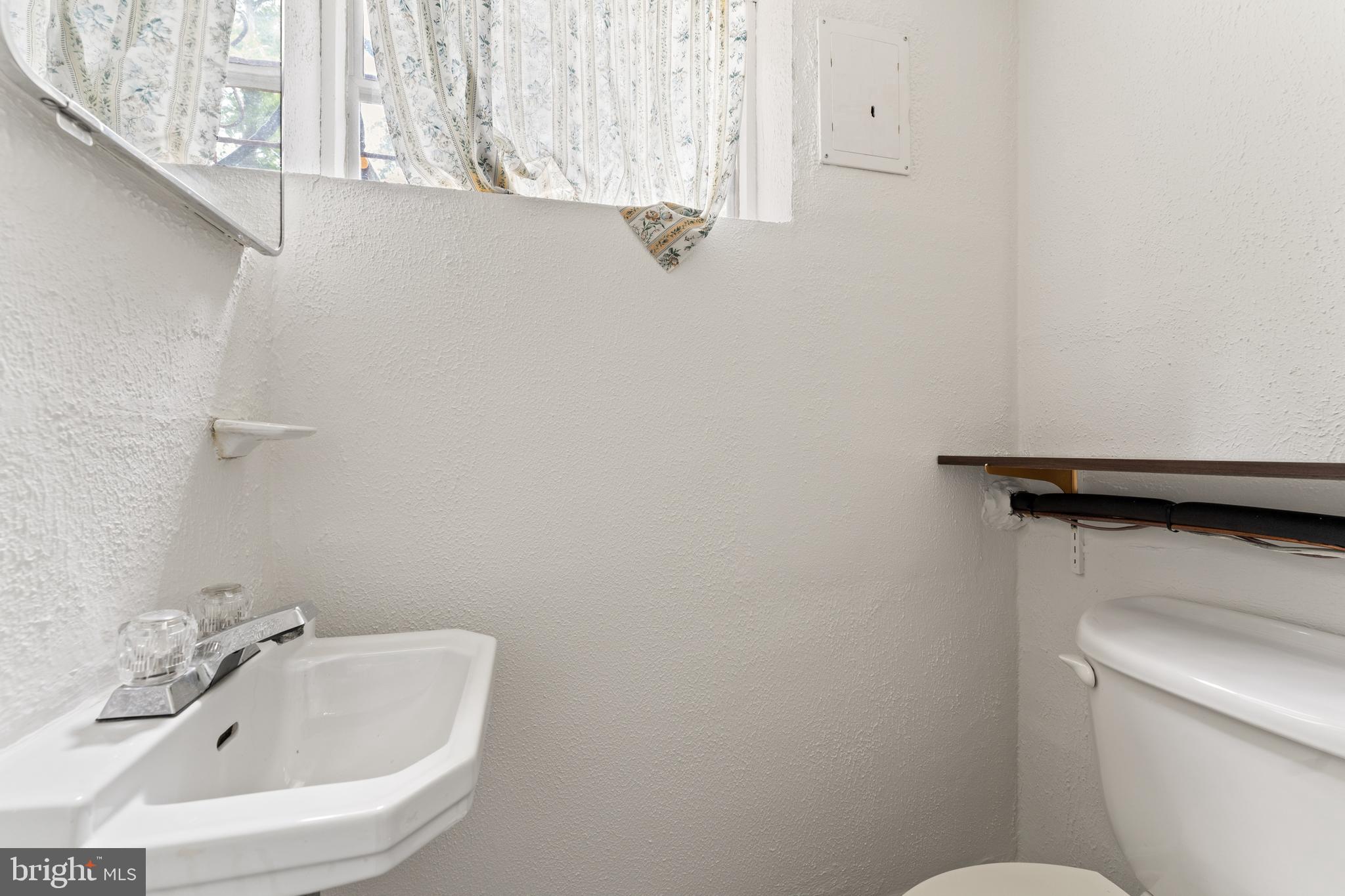 LINCOLNIA HILLS - Residential