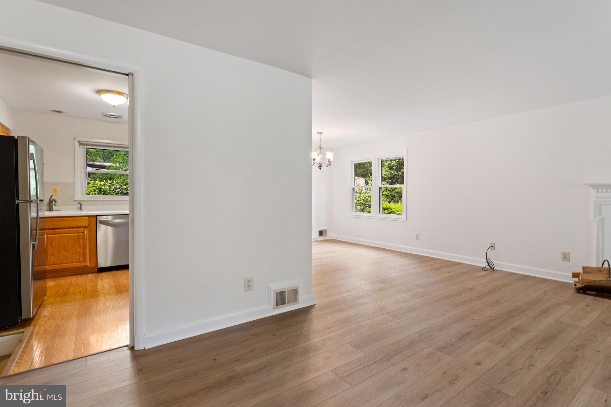 LINCOLNIA HILLS - Residential