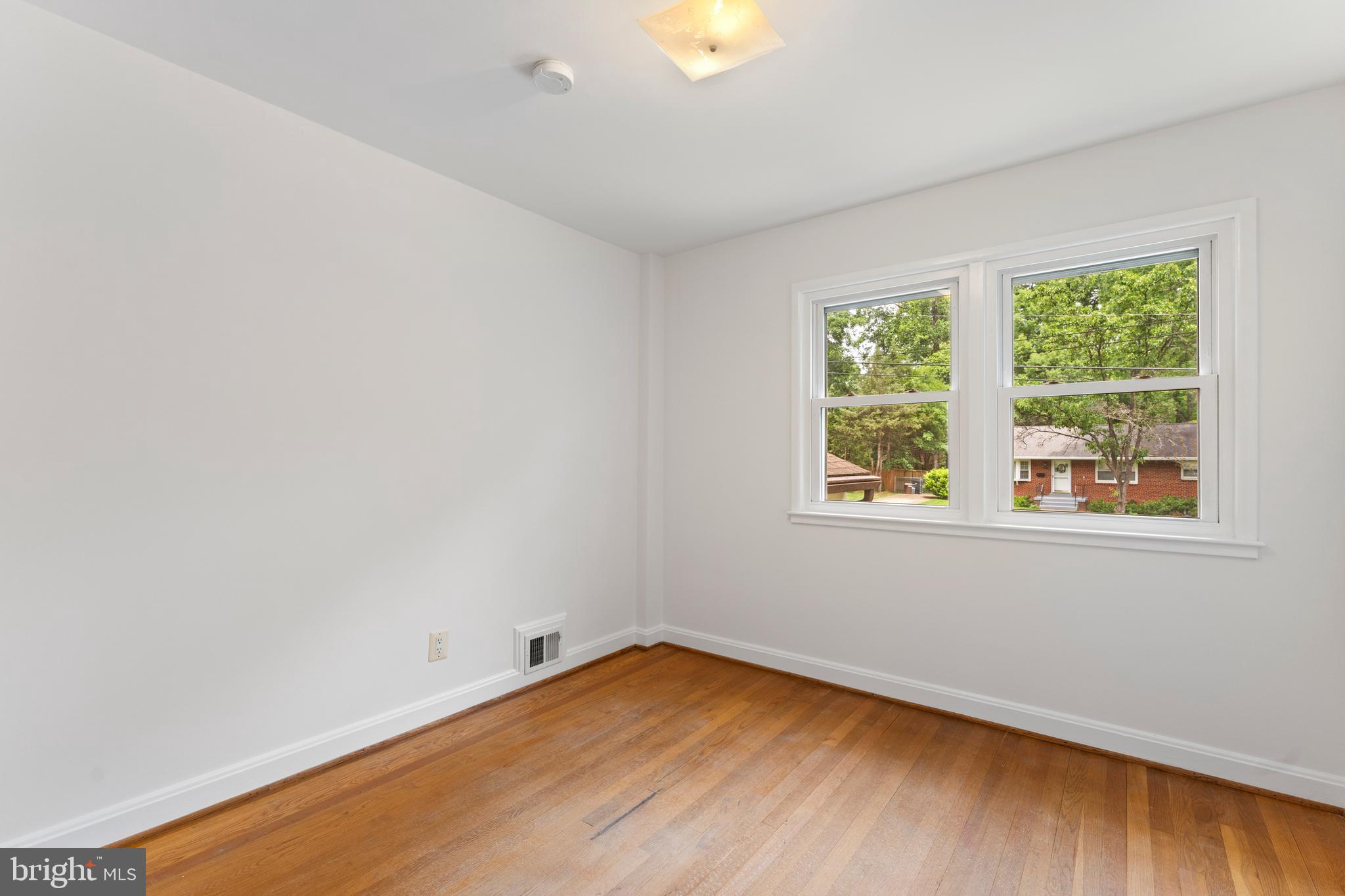 LINCOLNIA HILLS - Residential