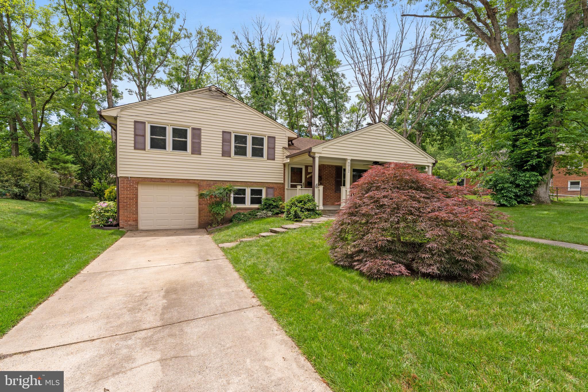 LINCOLNIA HILLS - Residential