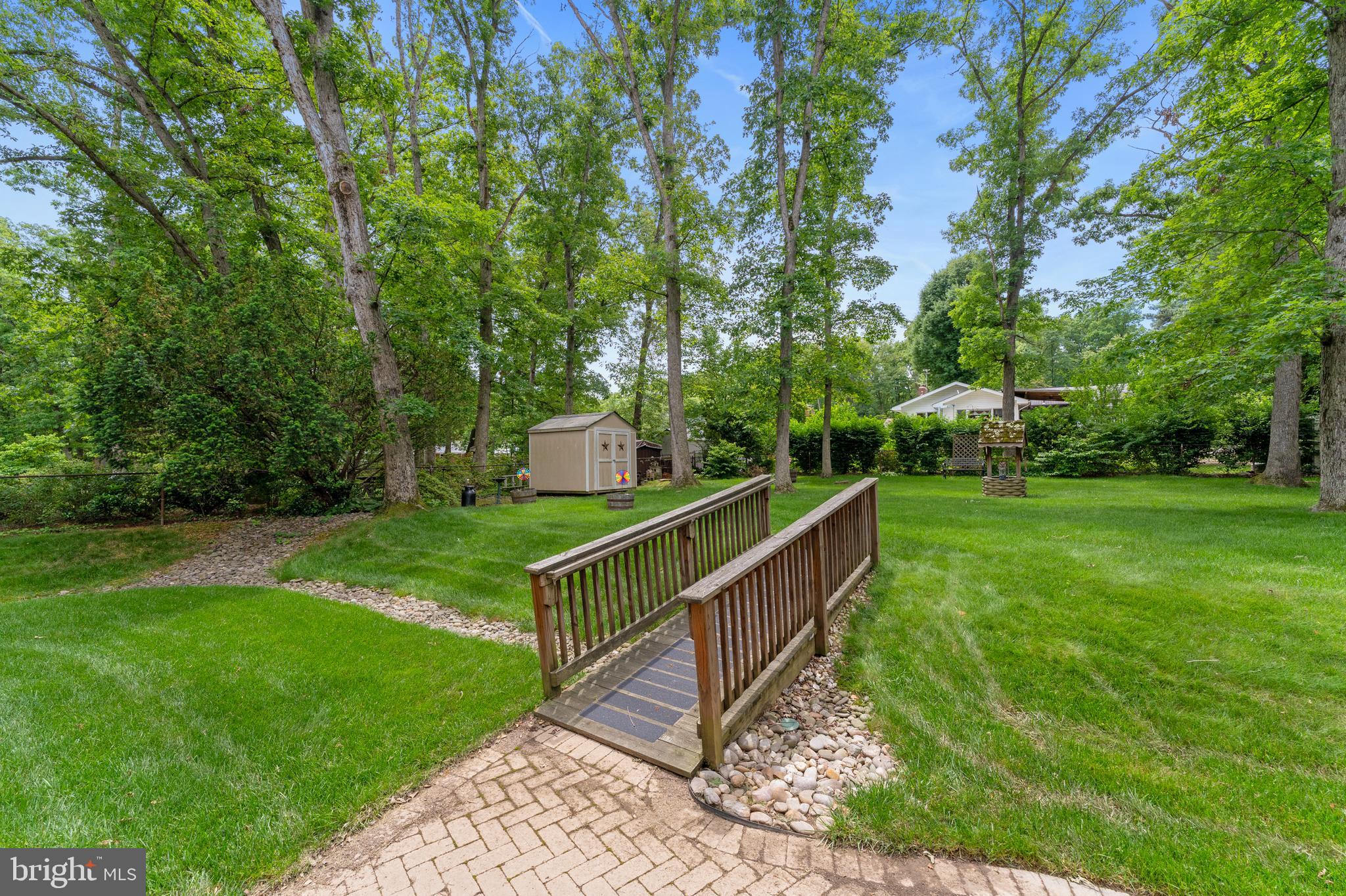 LINCOLNIA HILLS - Residential