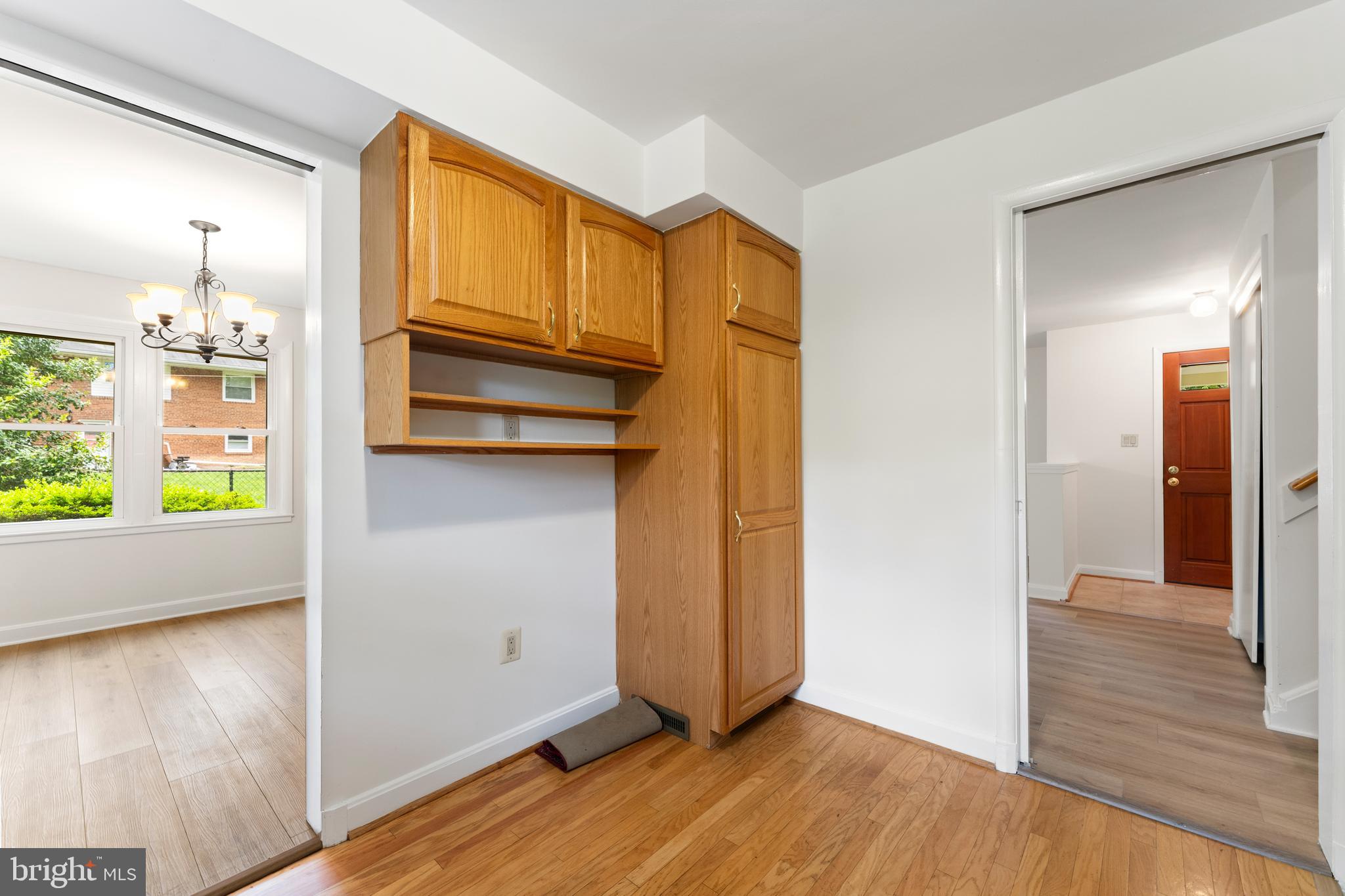 LINCOLNIA HILLS - Residential