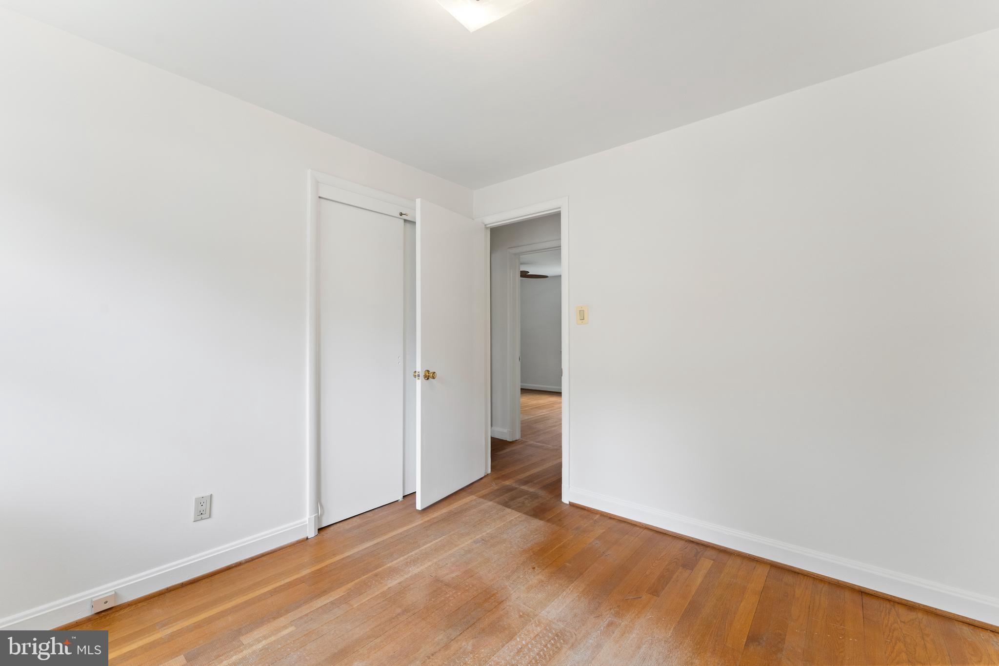 LINCOLNIA HILLS - Residential