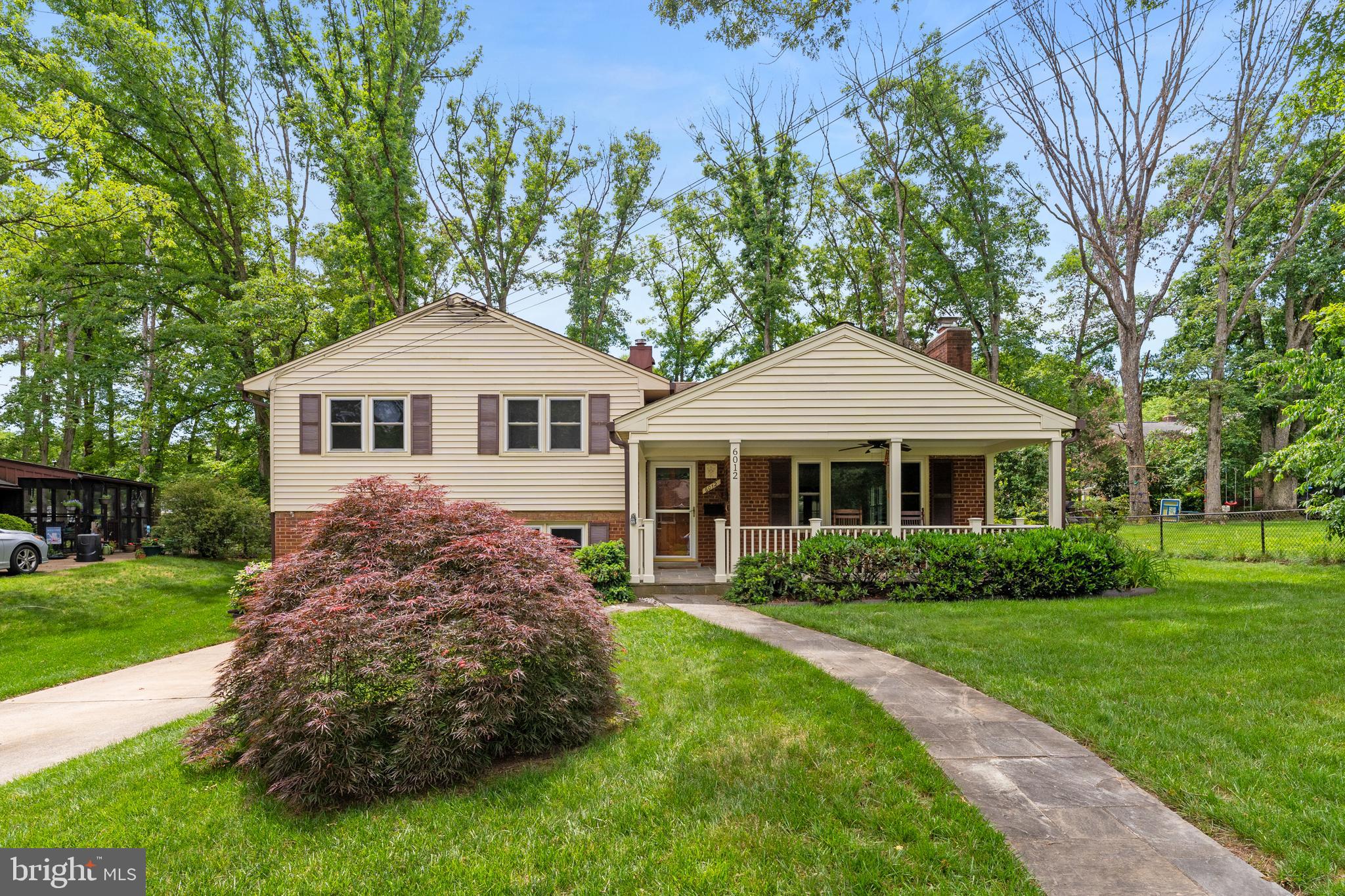 LINCOLNIA HILLS - Residential