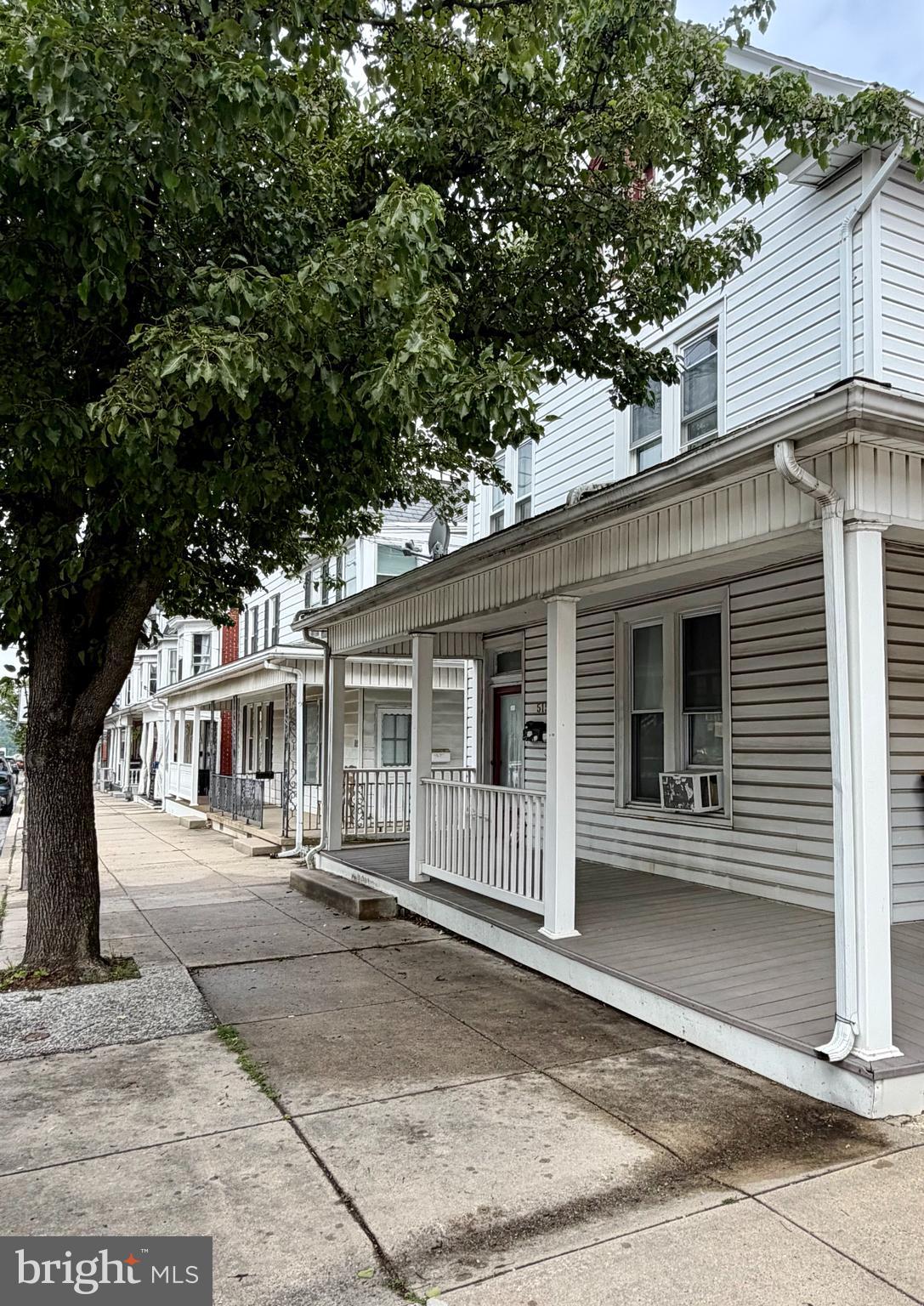 515 W BROADWAY