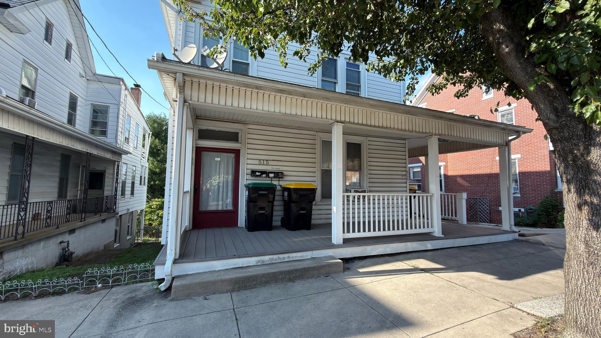 515 W BROADWAY