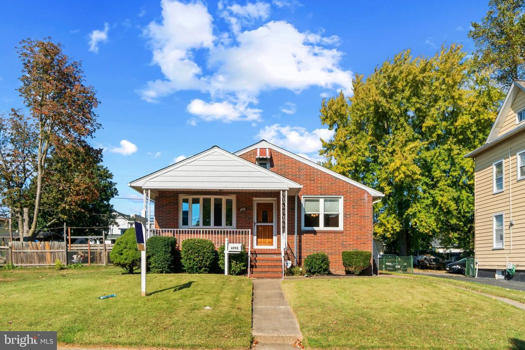 Photo of 6998 Railway Avenue, BALTIMORE, MD 21222 (MLS # MDBC2143220)