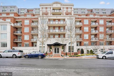 Photo of 6900 Fleetwood Road #600, MCLEAN, VA 22101 (MLS # VAFX2298038)