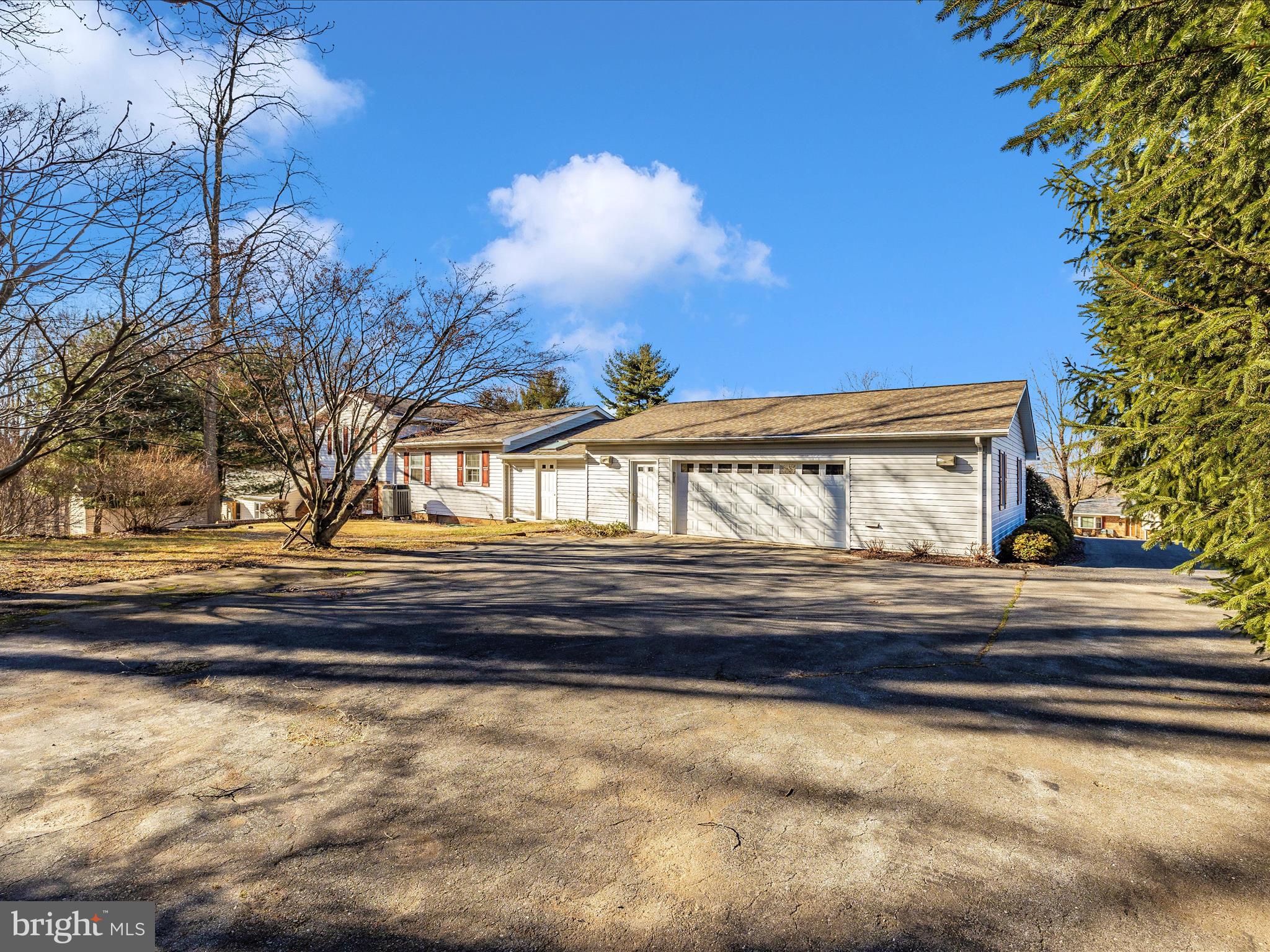 LINGANORE VIEW - Residential