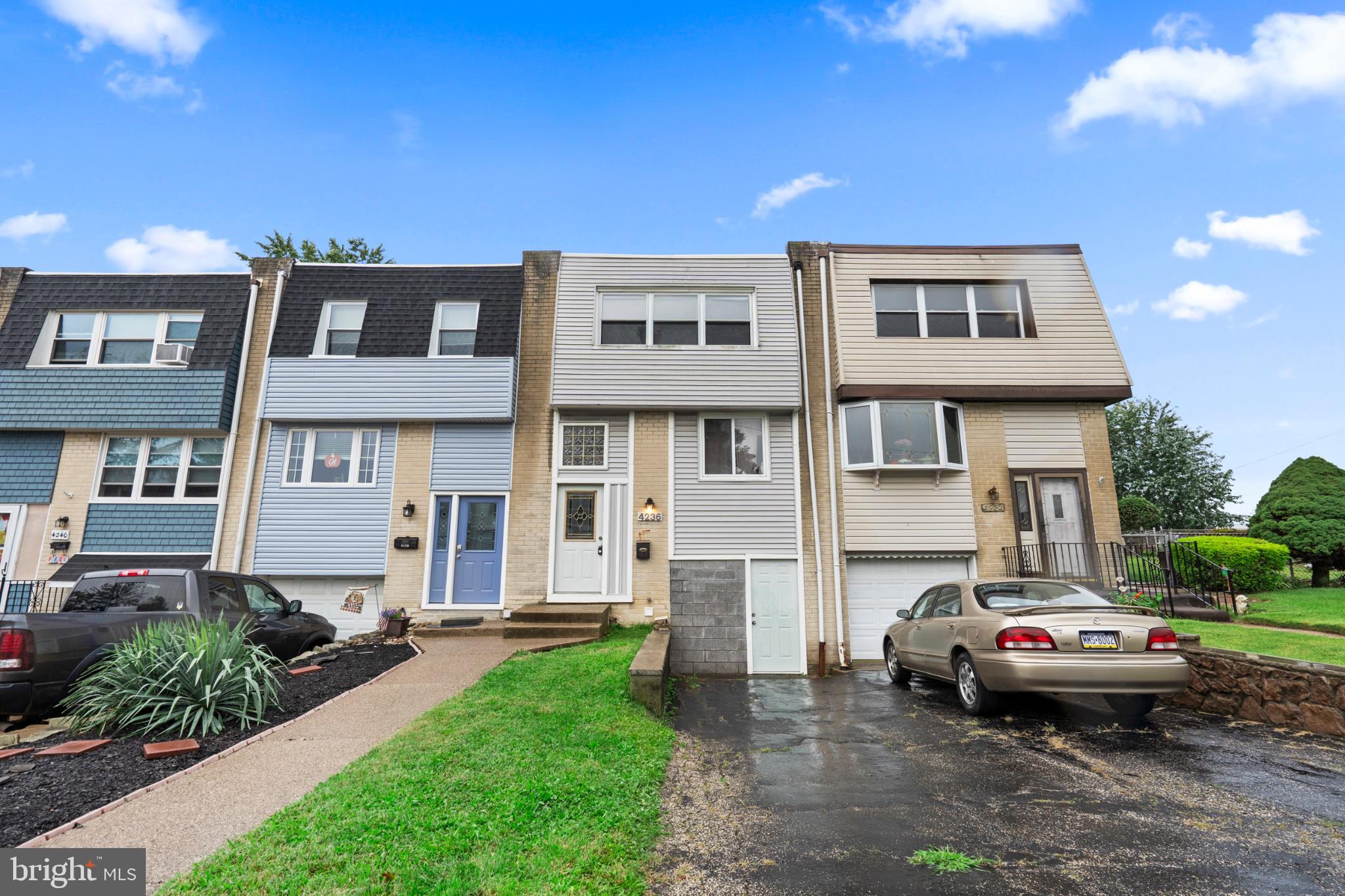 4236 LAWNSIDE ROAD