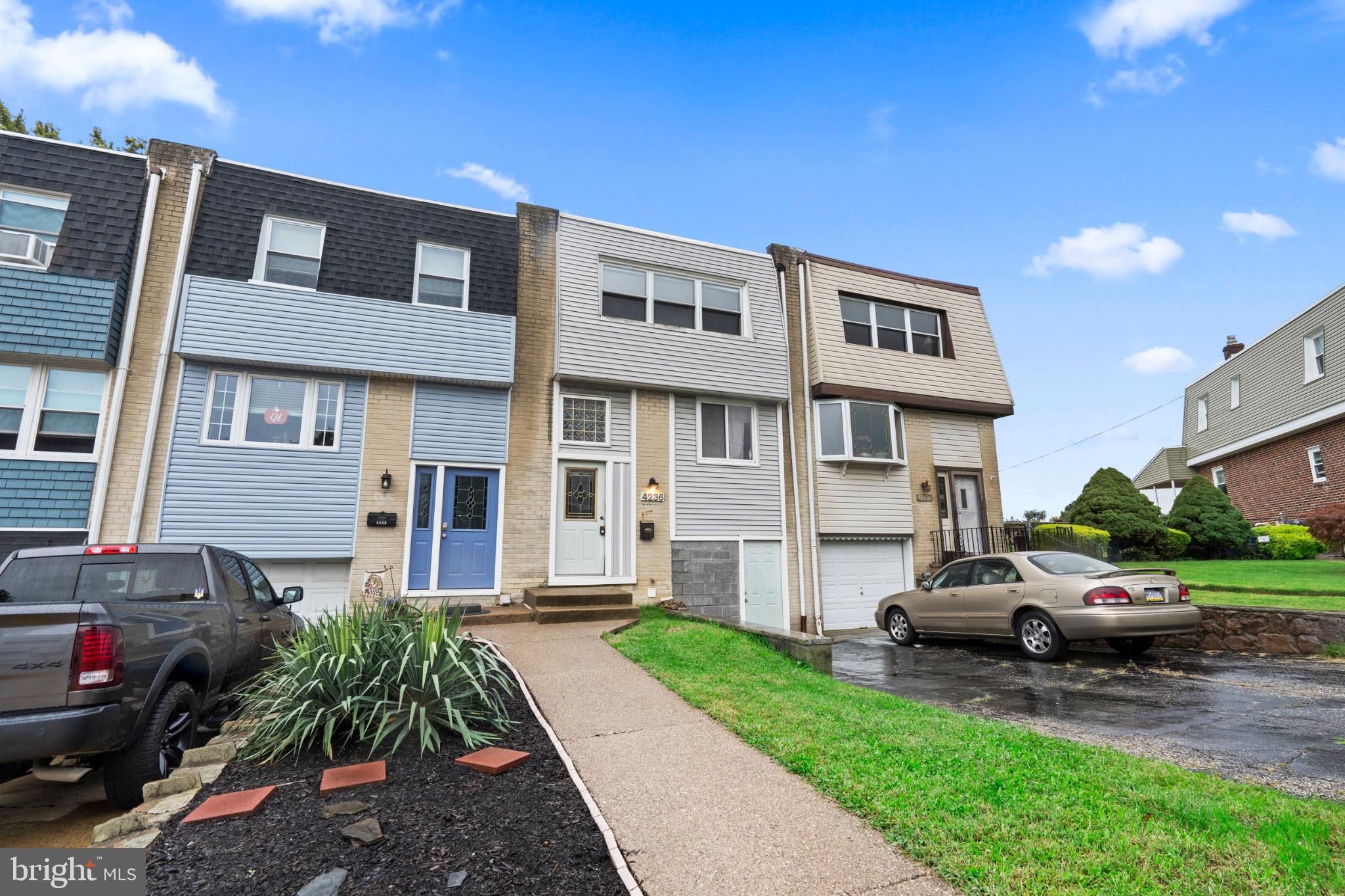 4236 LAWNSIDE ROAD