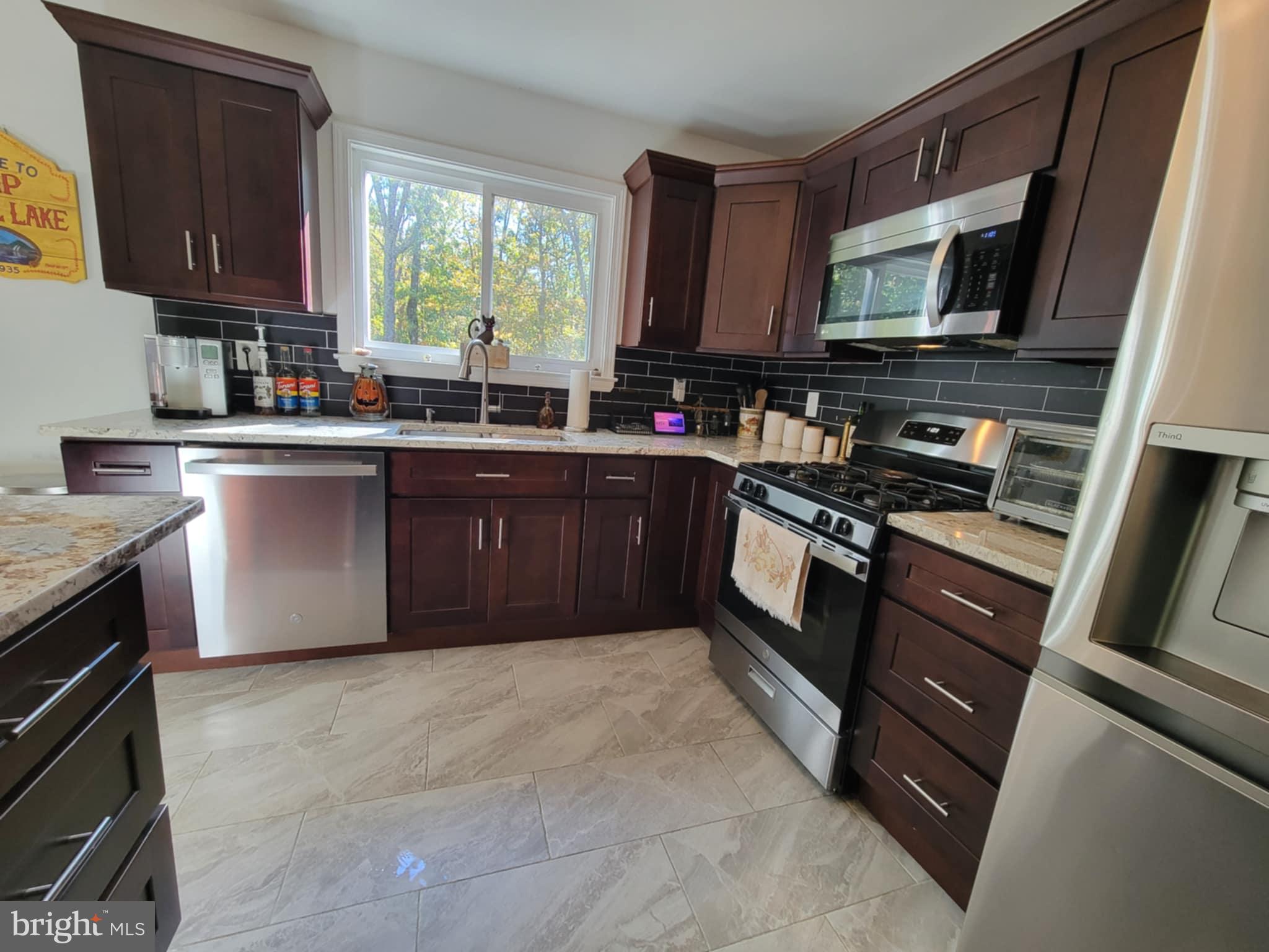 405 MASSACHUSETTS ROAD