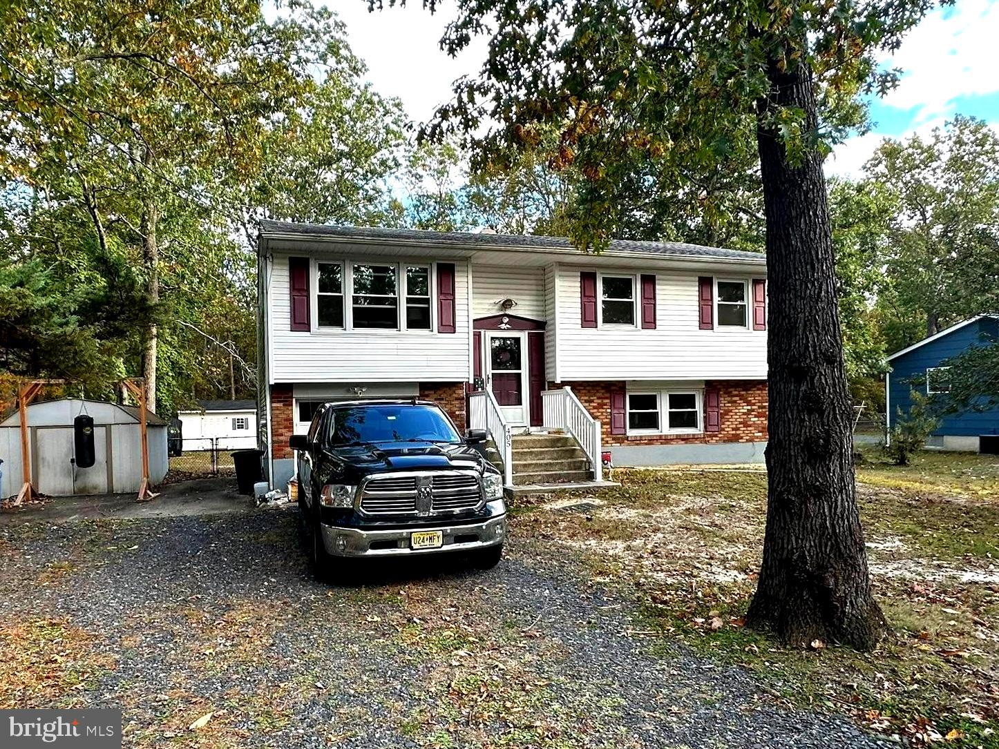 405 MASSACHUSETTS ROAD