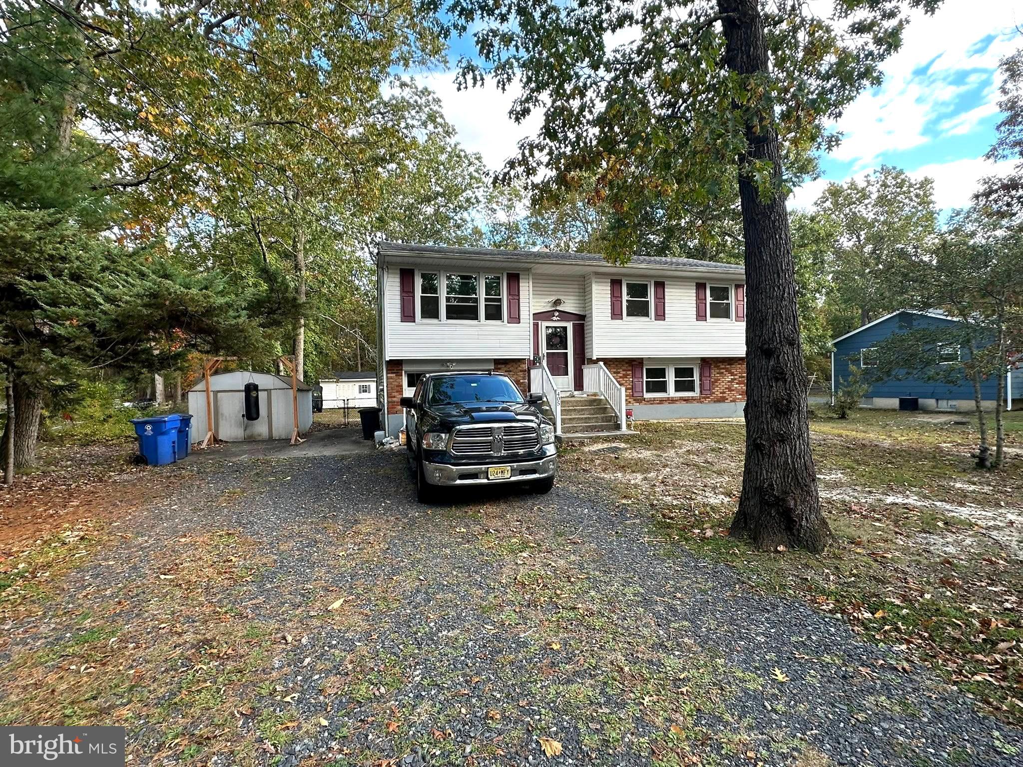 405 MASSACHUSETTS ROAD