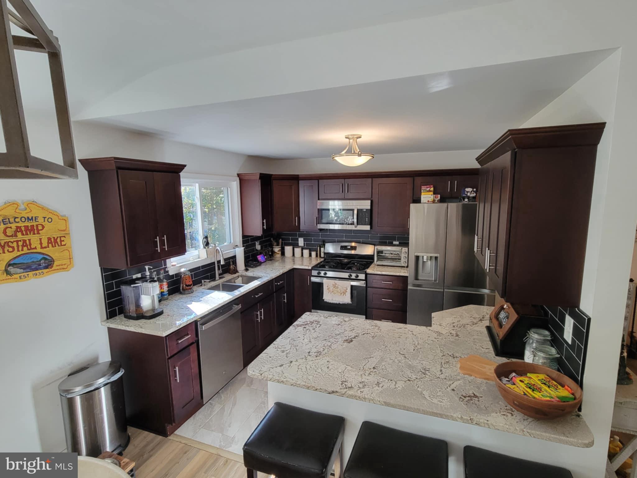 405 MASSACHUSETTS ROAD