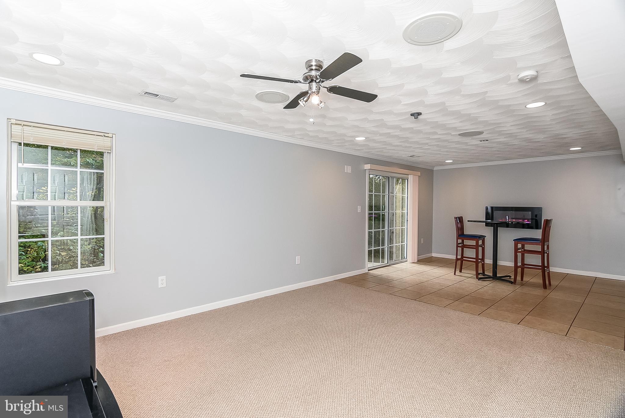 PRESIDENTIAL LAKES - Residential