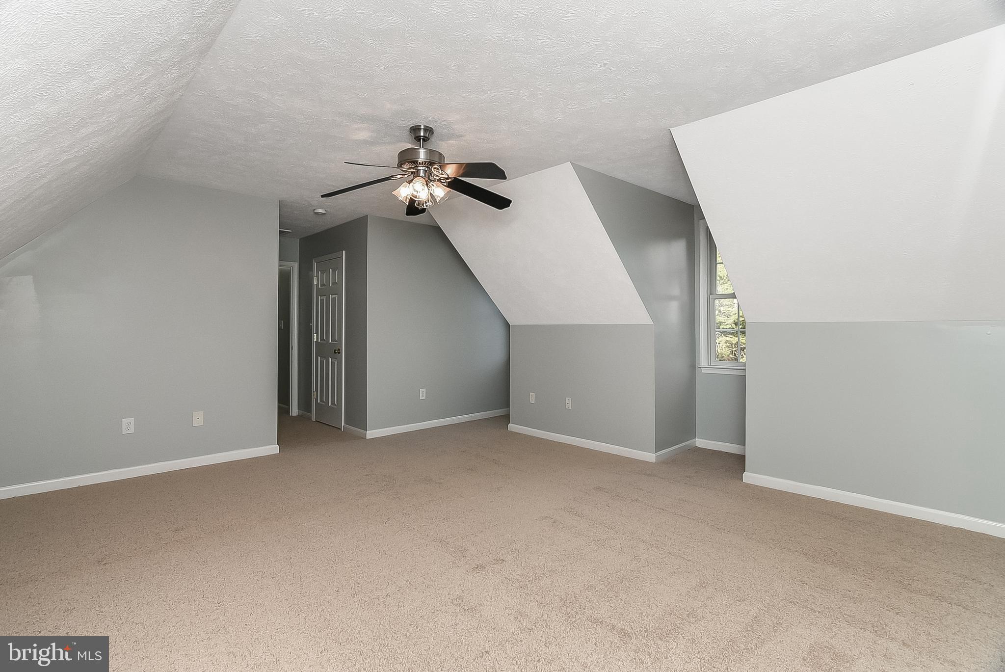 PRESIDENTIAL LAKES - Residential