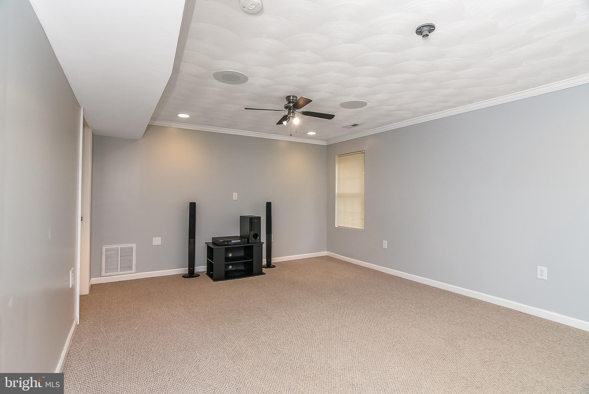 PRESIDENTIAL LAKES - Residential