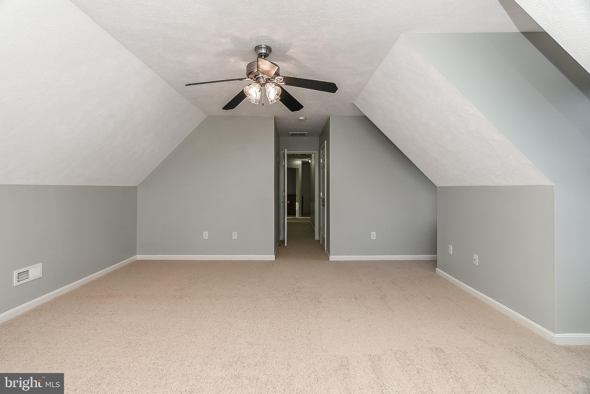 PRESIDENTIAL LAKES - Residential