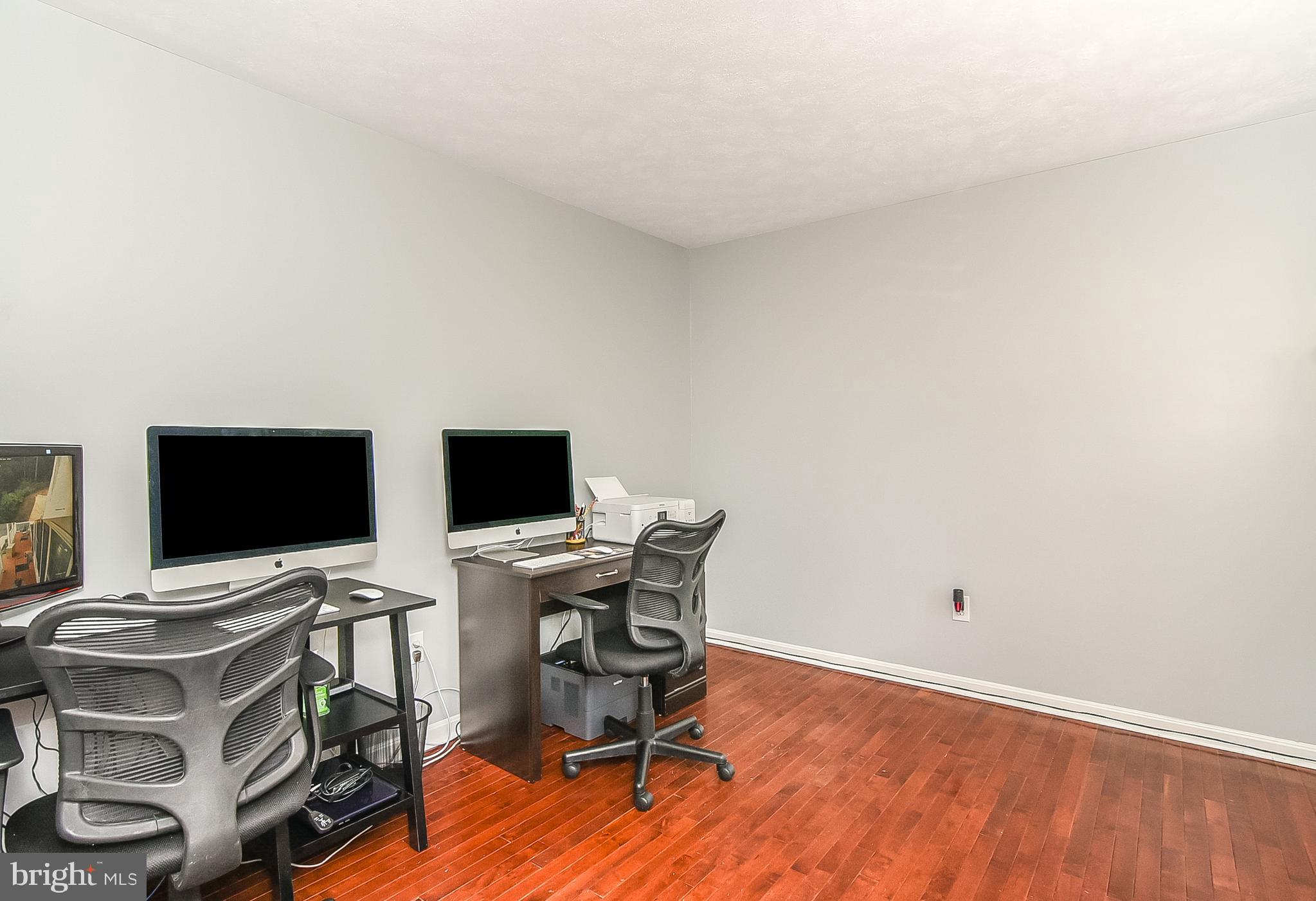 PRESIDENTIAL LAKES - Residential