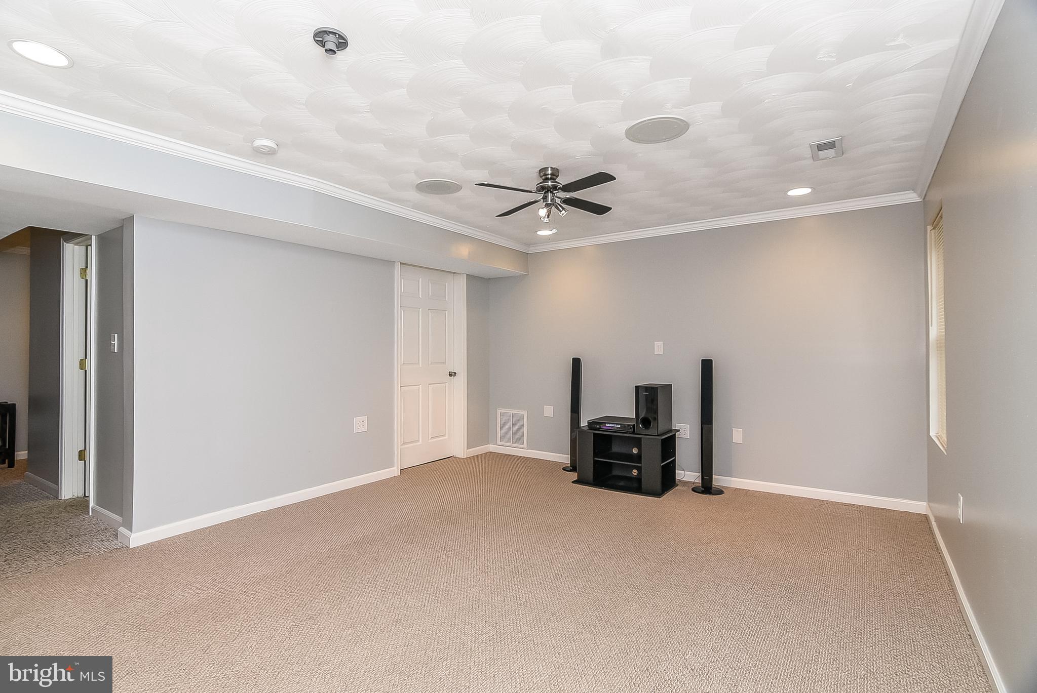 PRESIDENTIAL LAKES - Residential