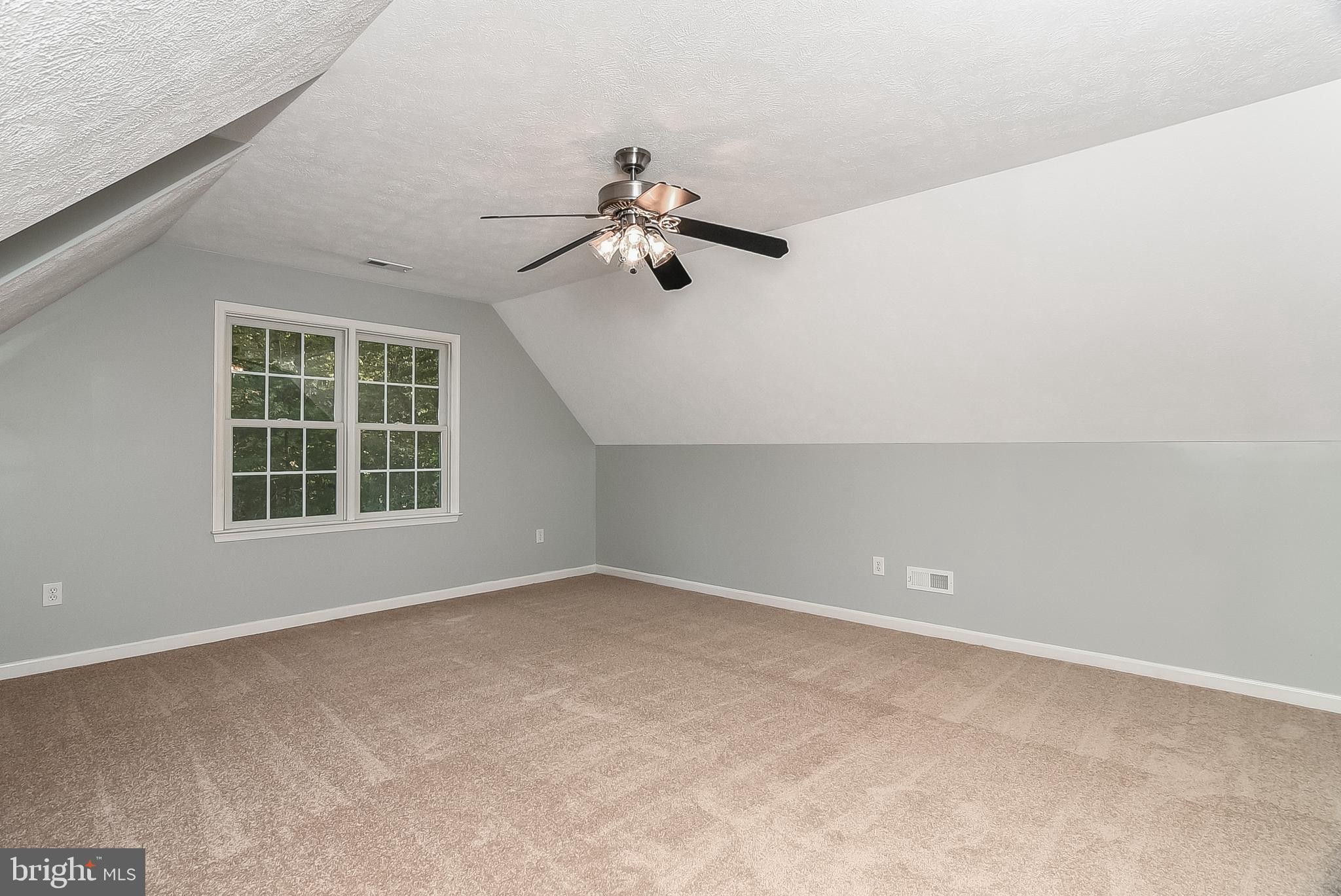 PRESIDENTIAL LAKES - Residential