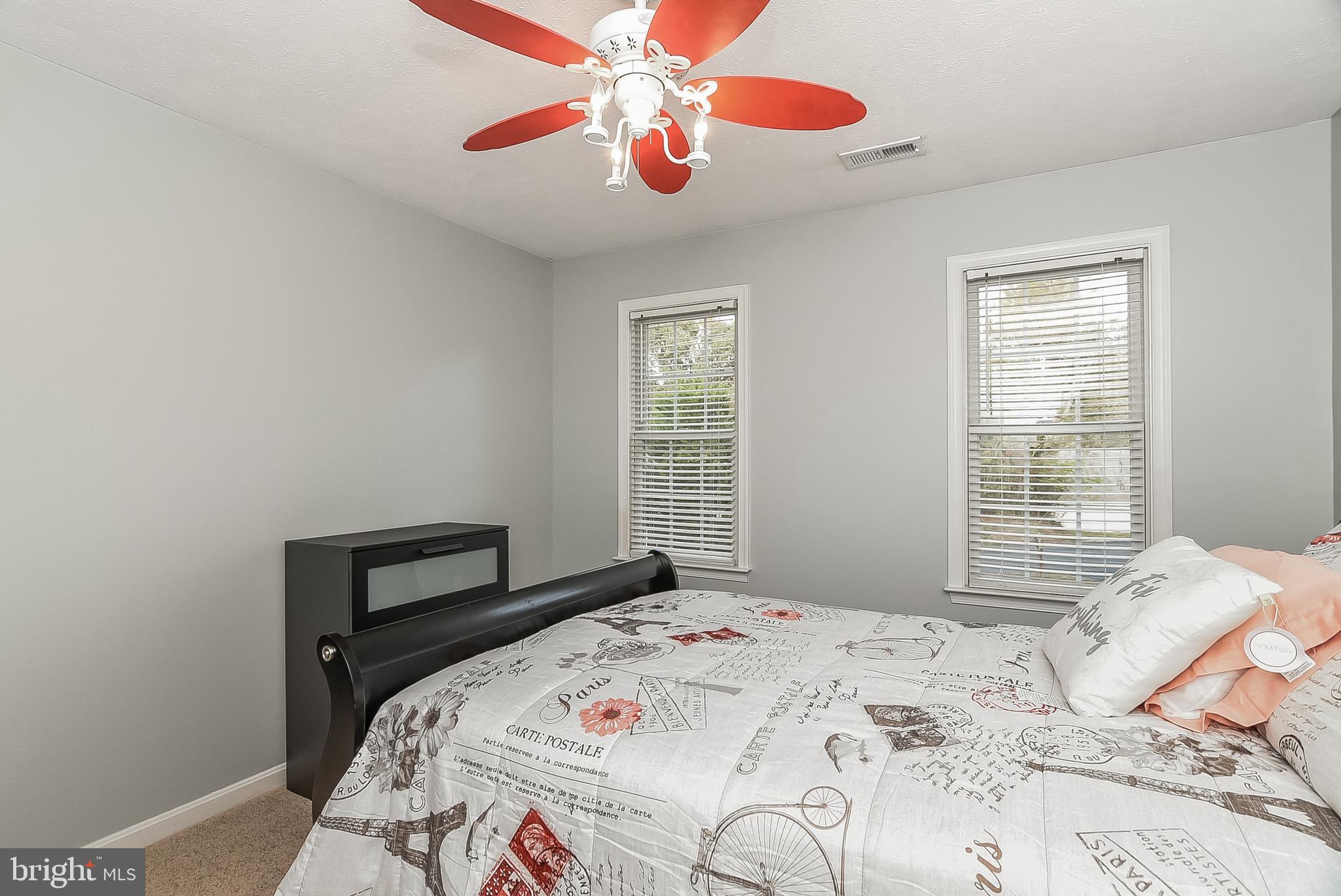 PRESIDENTIAL LAKES - Residential