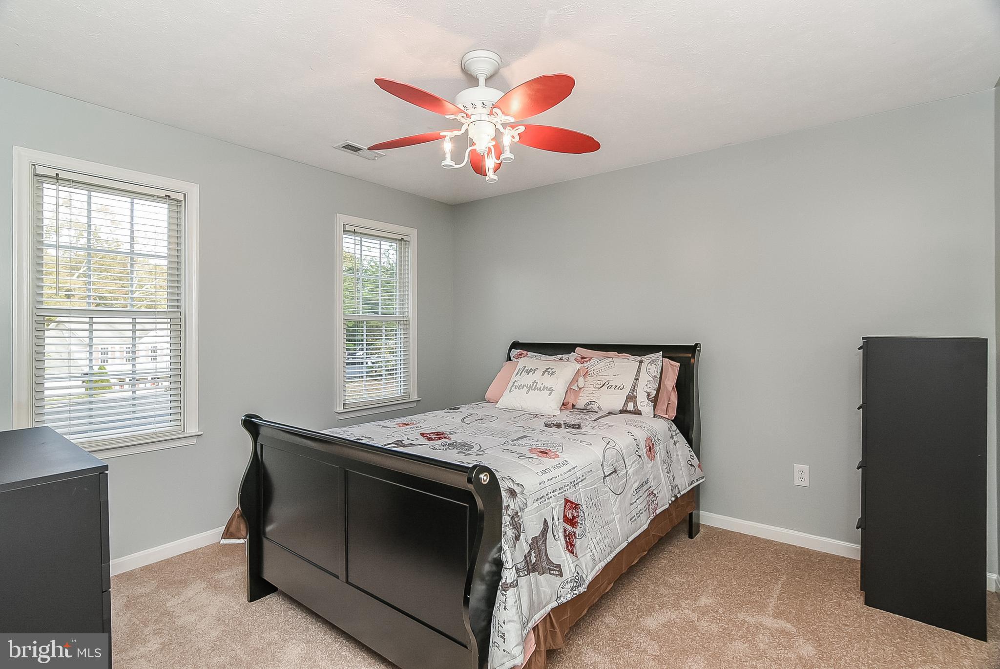 PRESIDENTIAL LAKES - Residential