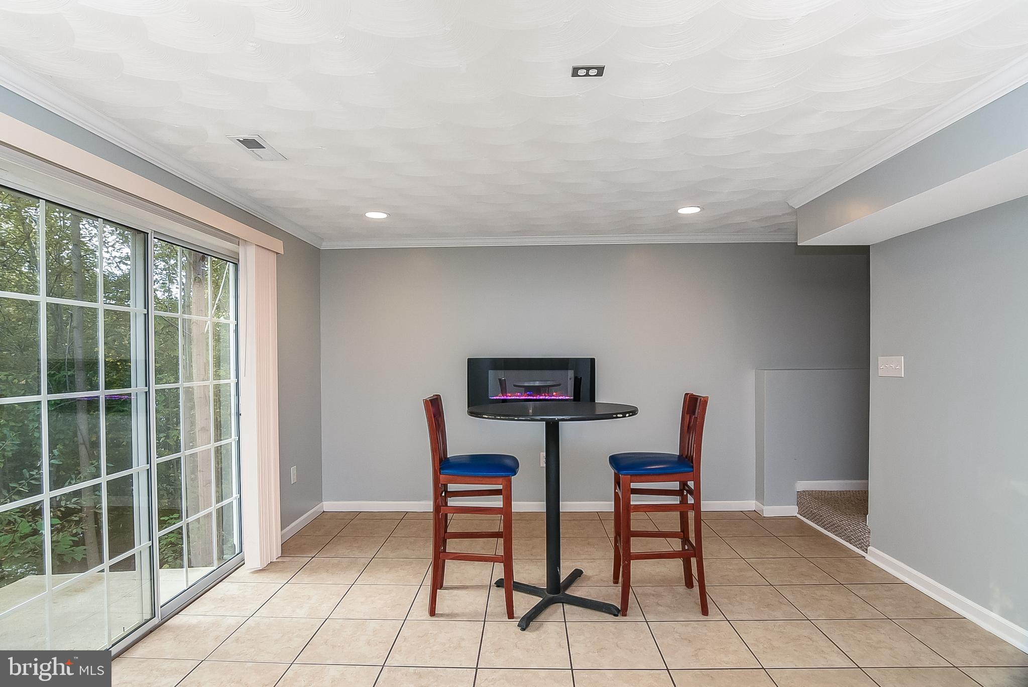 PRESIDENTIAL LAKES - Residential