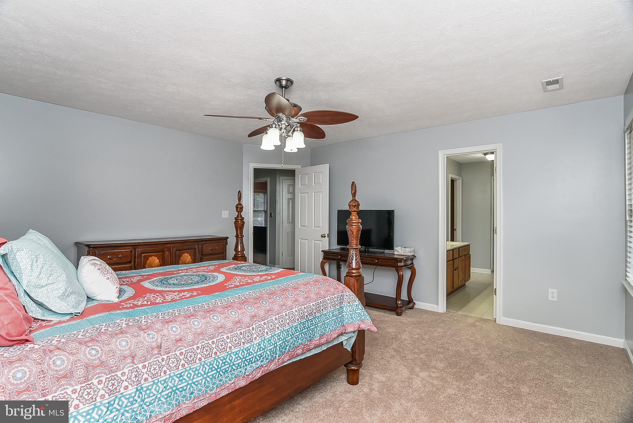 PRESIDENTIAL LAKES - Residential