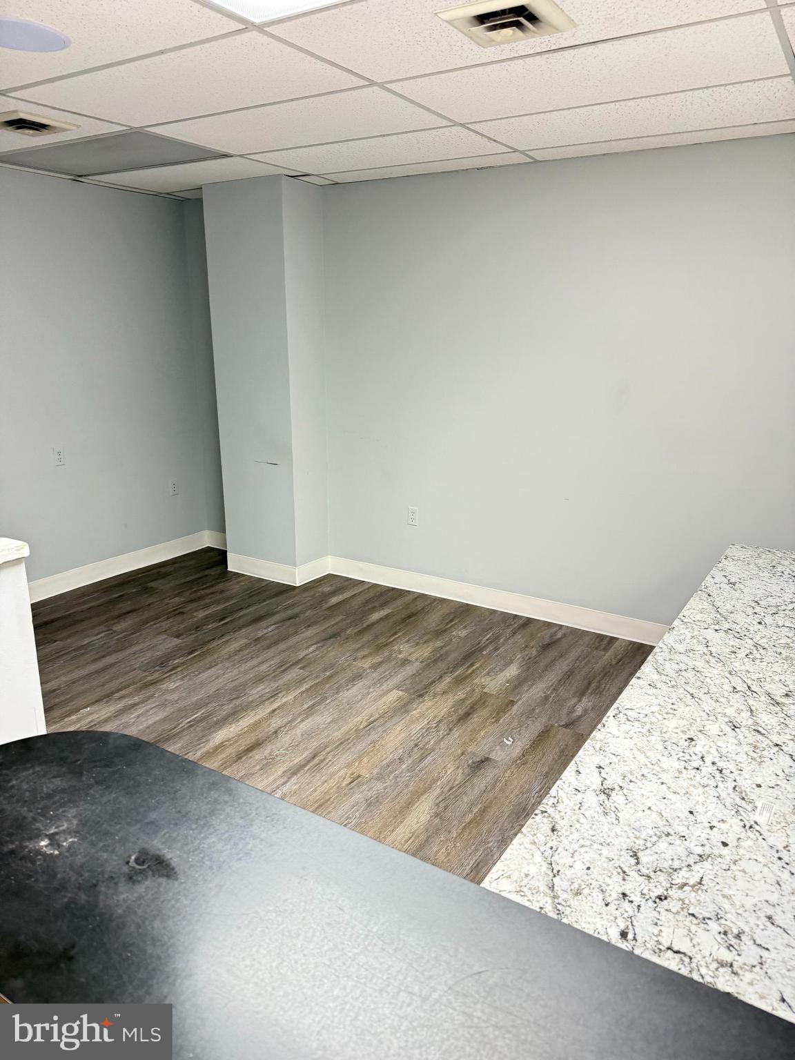 THOMAS JOHNSON SURGERY CENTER - Commercial Lease