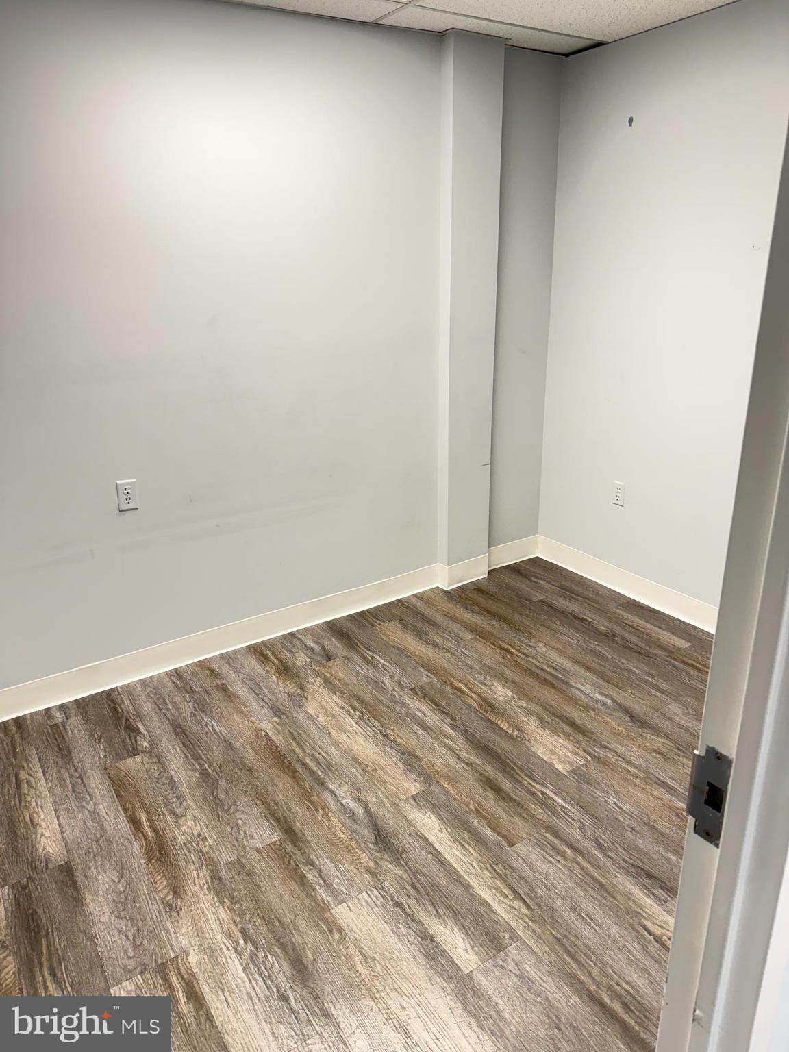 THOMAS JOHNSON SURGERY CENTER - Commercial Lease