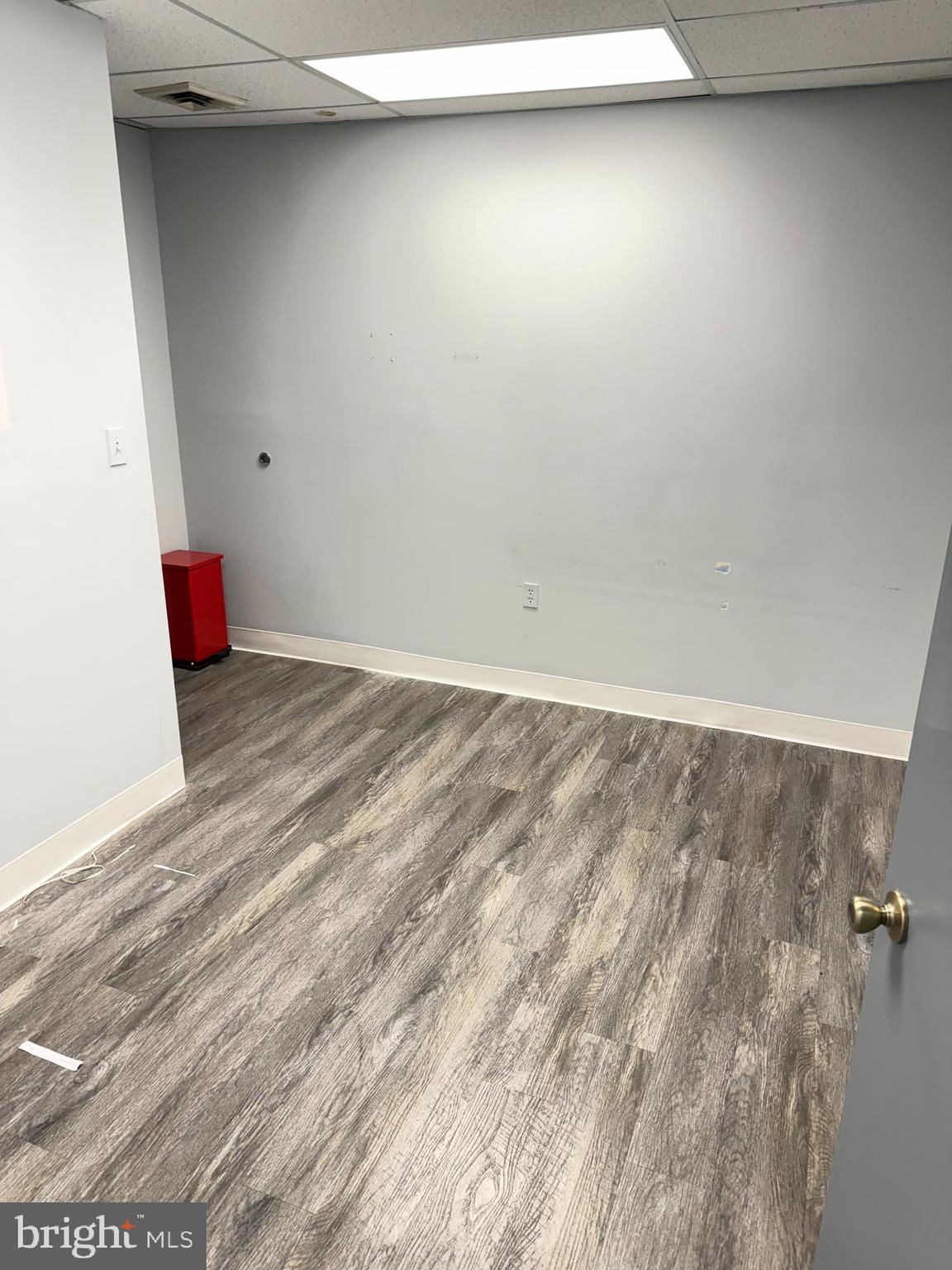 THOMAS JOHNSON SURGERY CENTER - Commercial Lease