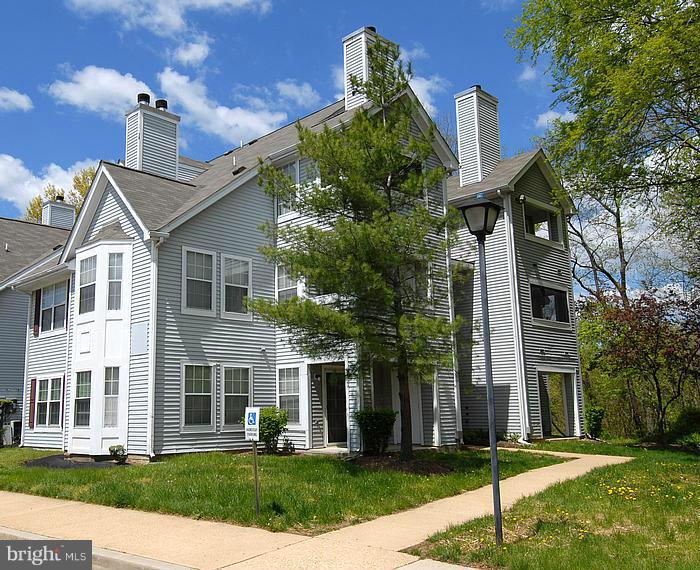 POTENTIAL SHORT SALE*CONTEMPORARY 2 BDRM 2 BATH UPPER MARLBORO CONDO*MASTER BEDROOM W/WALK-IN CLOSET*CATHEDRAL CEILINGS*FIREPLACE*SCREENED IN BALCONY*2ND BEDROOM WITH WALK-IN CLOSET*WASHER/DRYER IN UNIT*LOW CONDO FEE*LOCATED ON 2ND FLOOR