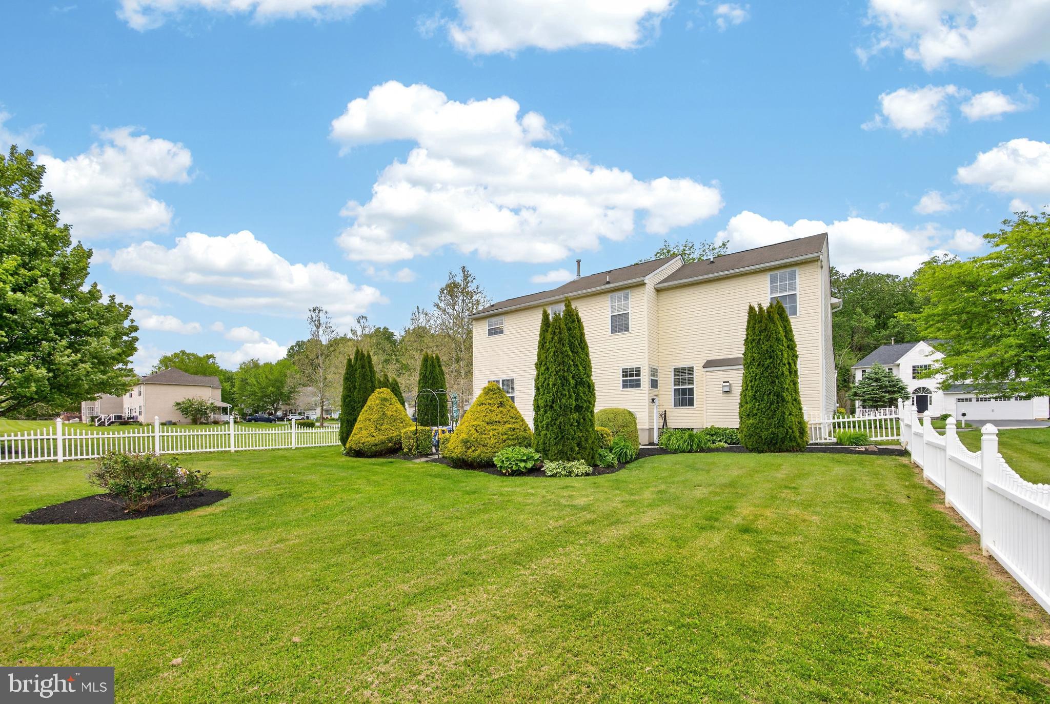 BRANFORD VILLAGE - Residential