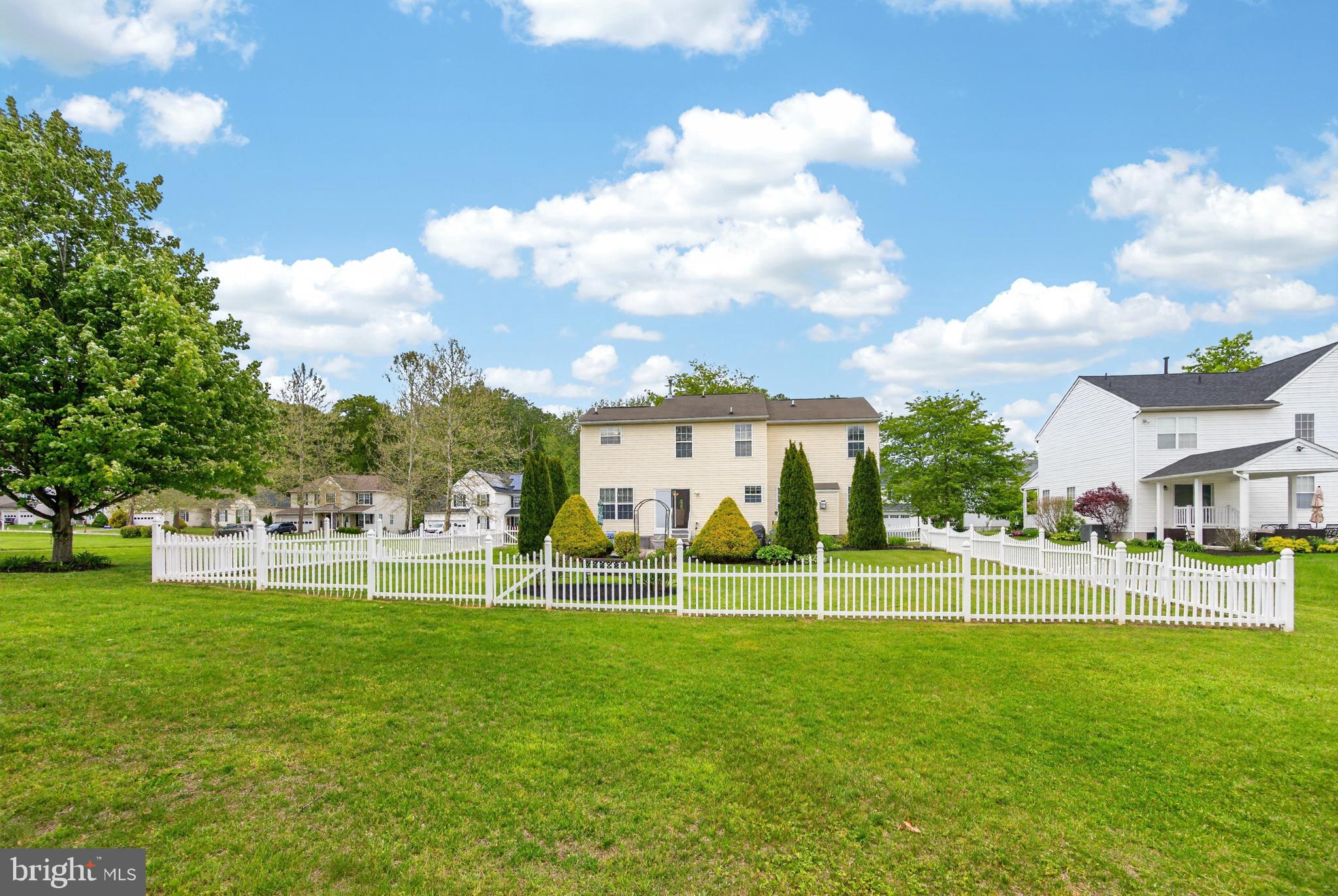 BRANFORD VILLAGE - Residential
