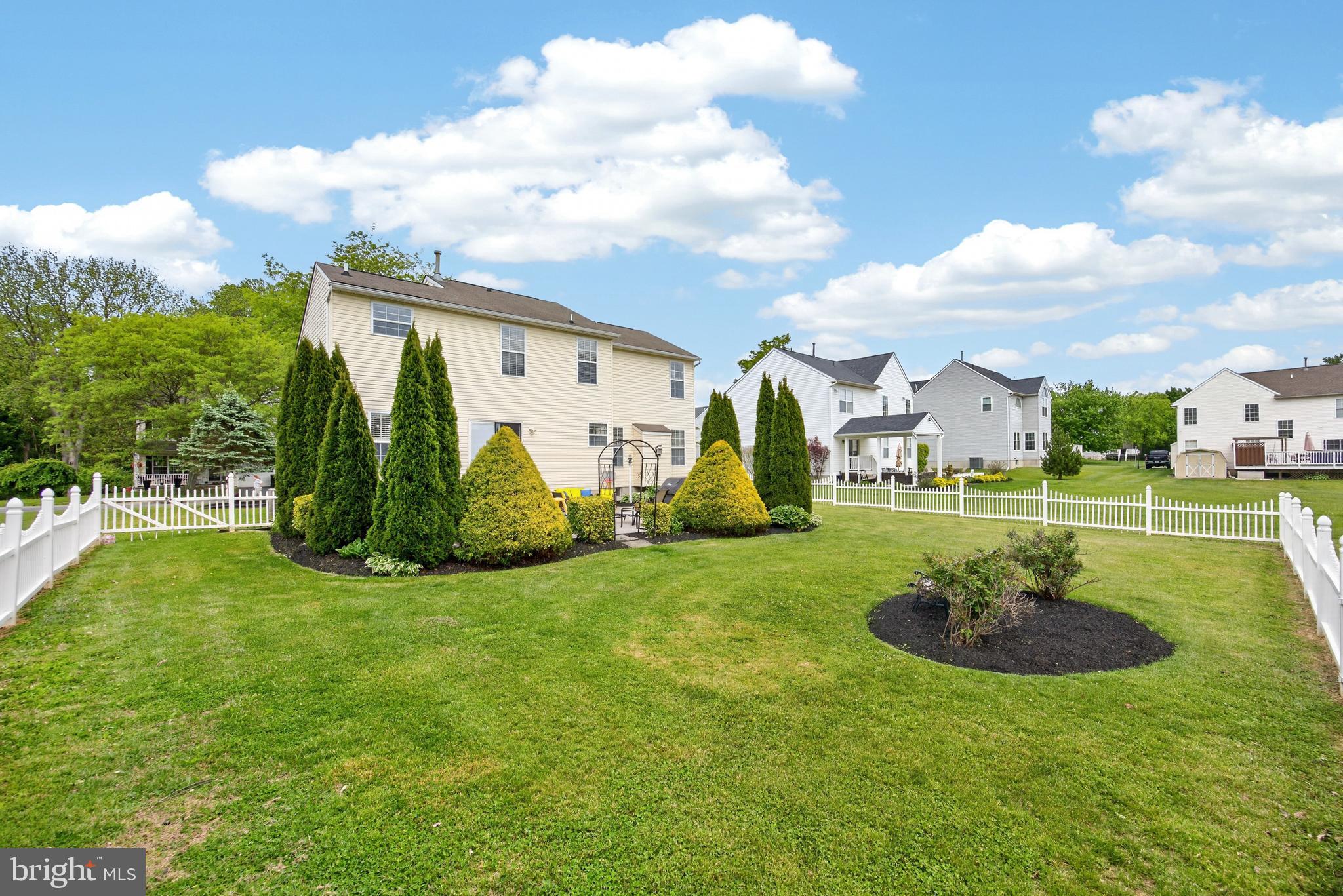 BRANFORD VILLAGE - Residential