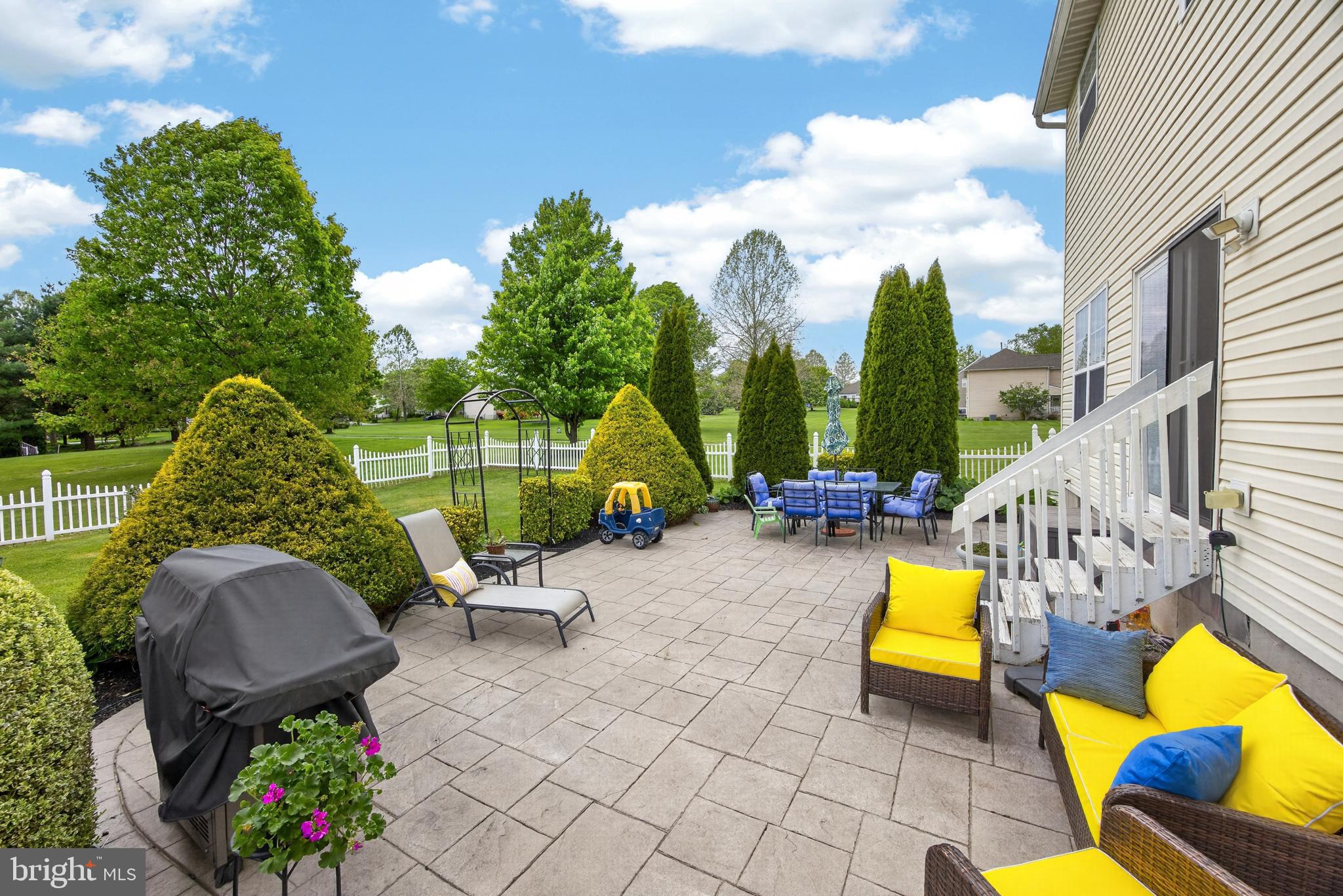 BRANFORD VILLAGE - Residential