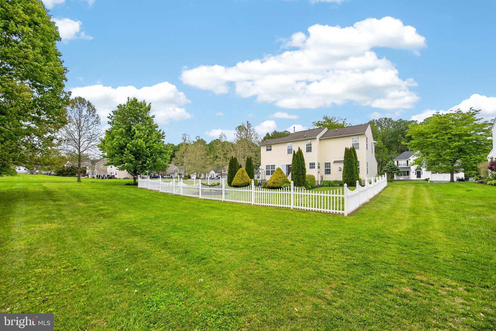 BRANFORD VILLAGE - Residential