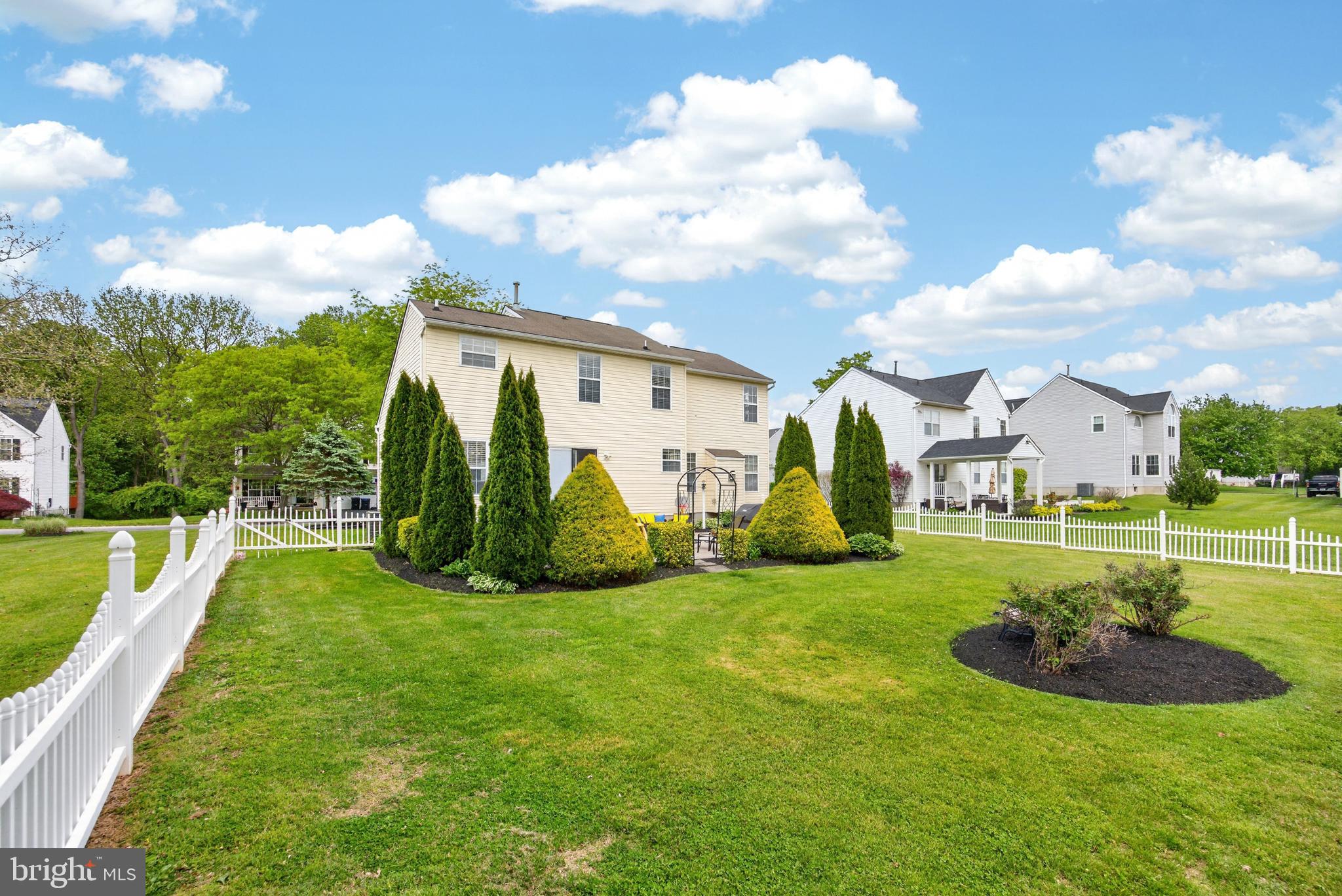 BRANFORD VILLAGE - Residential