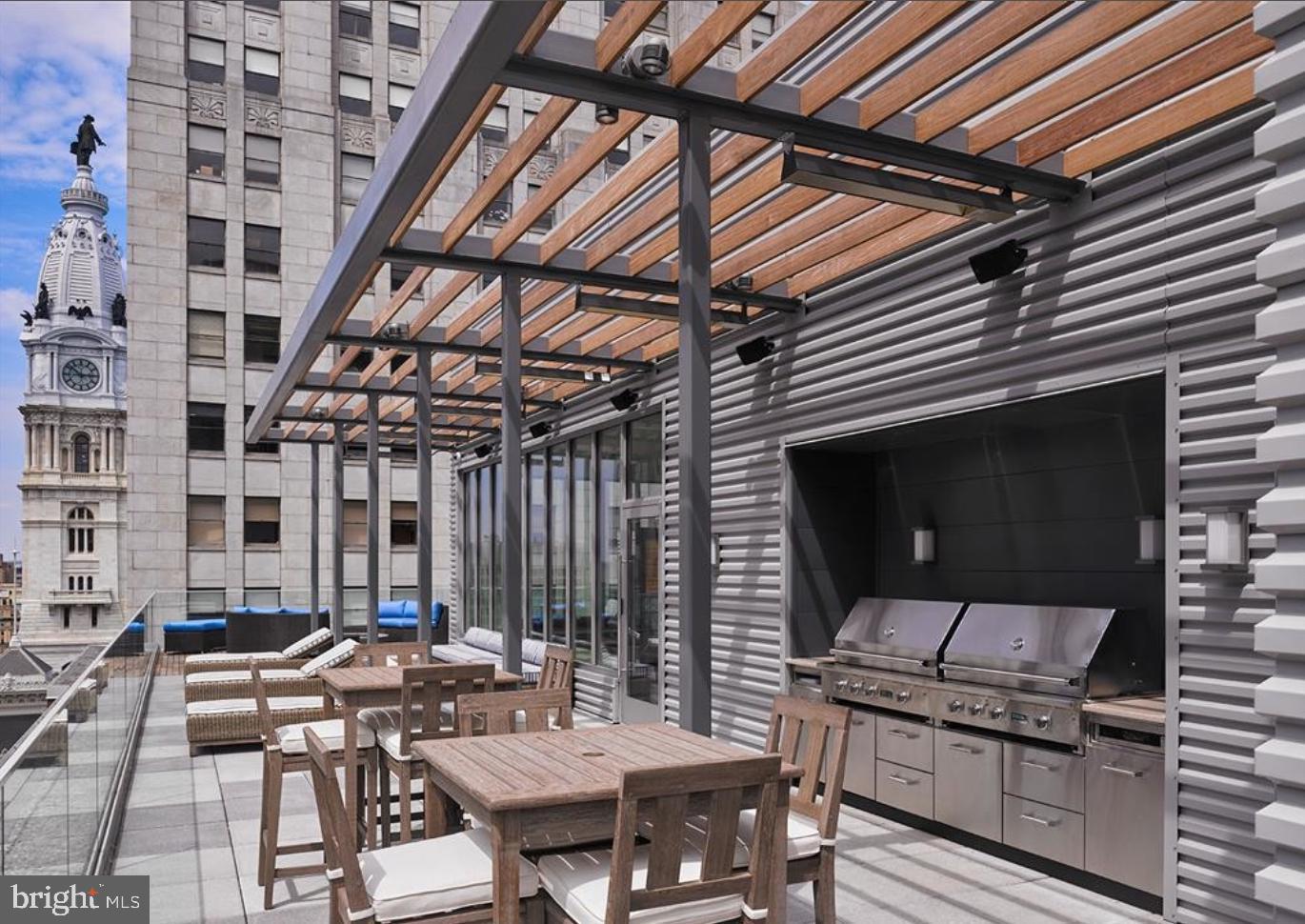 Be a part of it all at Griffin masterfully renovated apartments located along the Avenue of the Arts in the heart of Center City. With all-new finishes and features, complemented by a smart collection of amenities, Griffin is your canvas for artful Philadelphia living. ** Prices and availability subject to change on a daily basis ** Photos are of model units **
