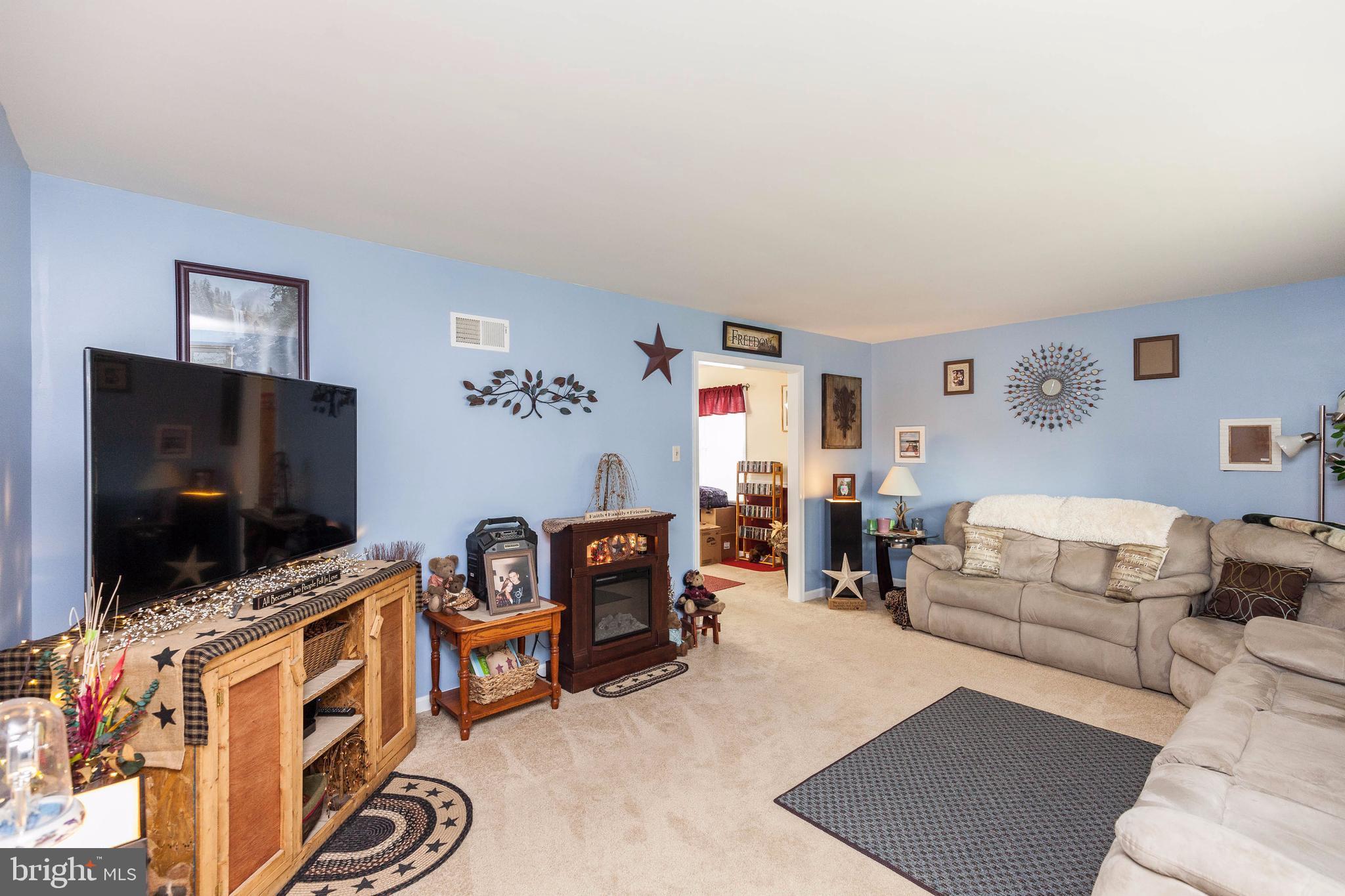 COLONIAL ACRES - Residential