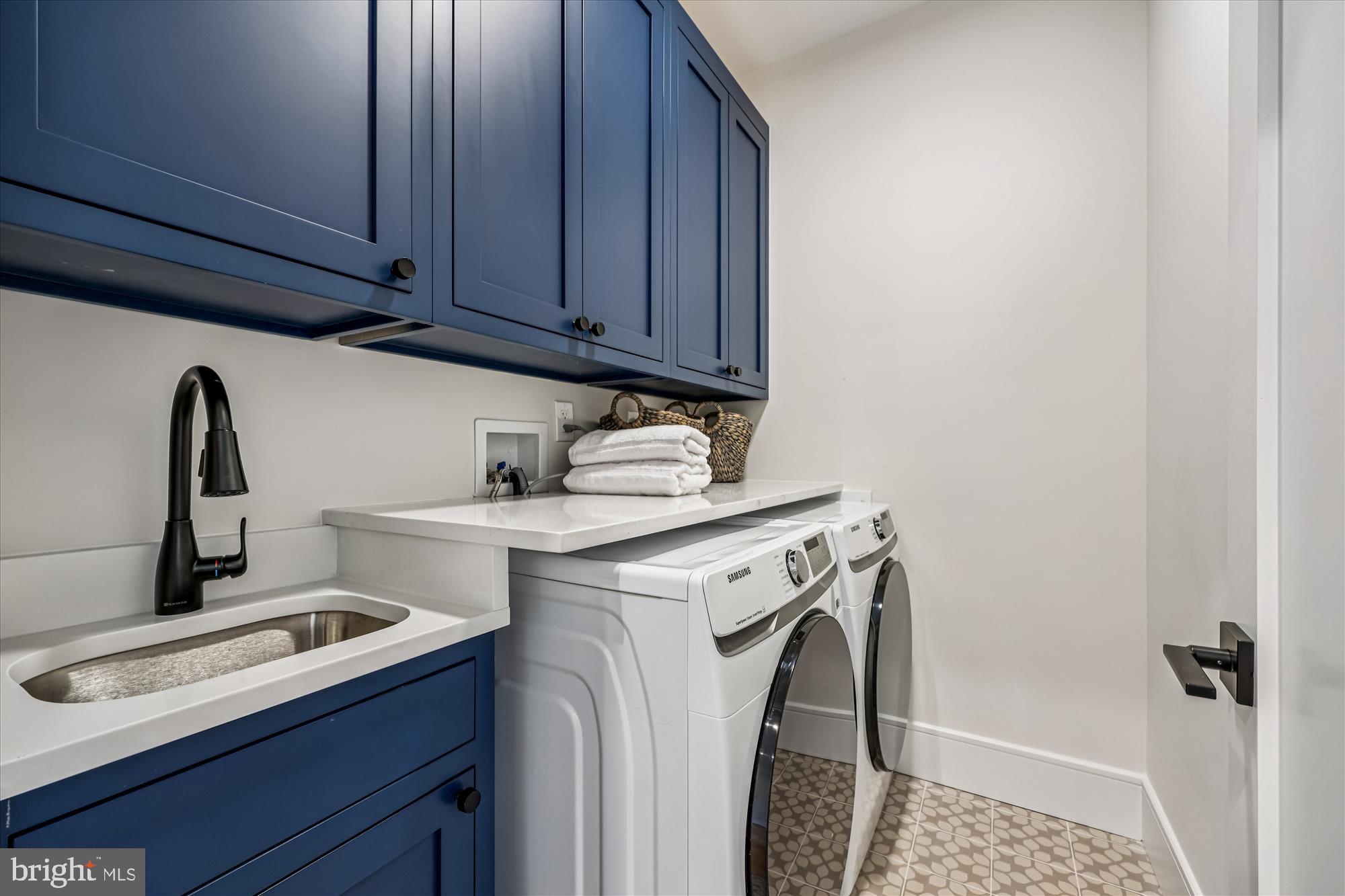 DUNLOP HILLS - Residential