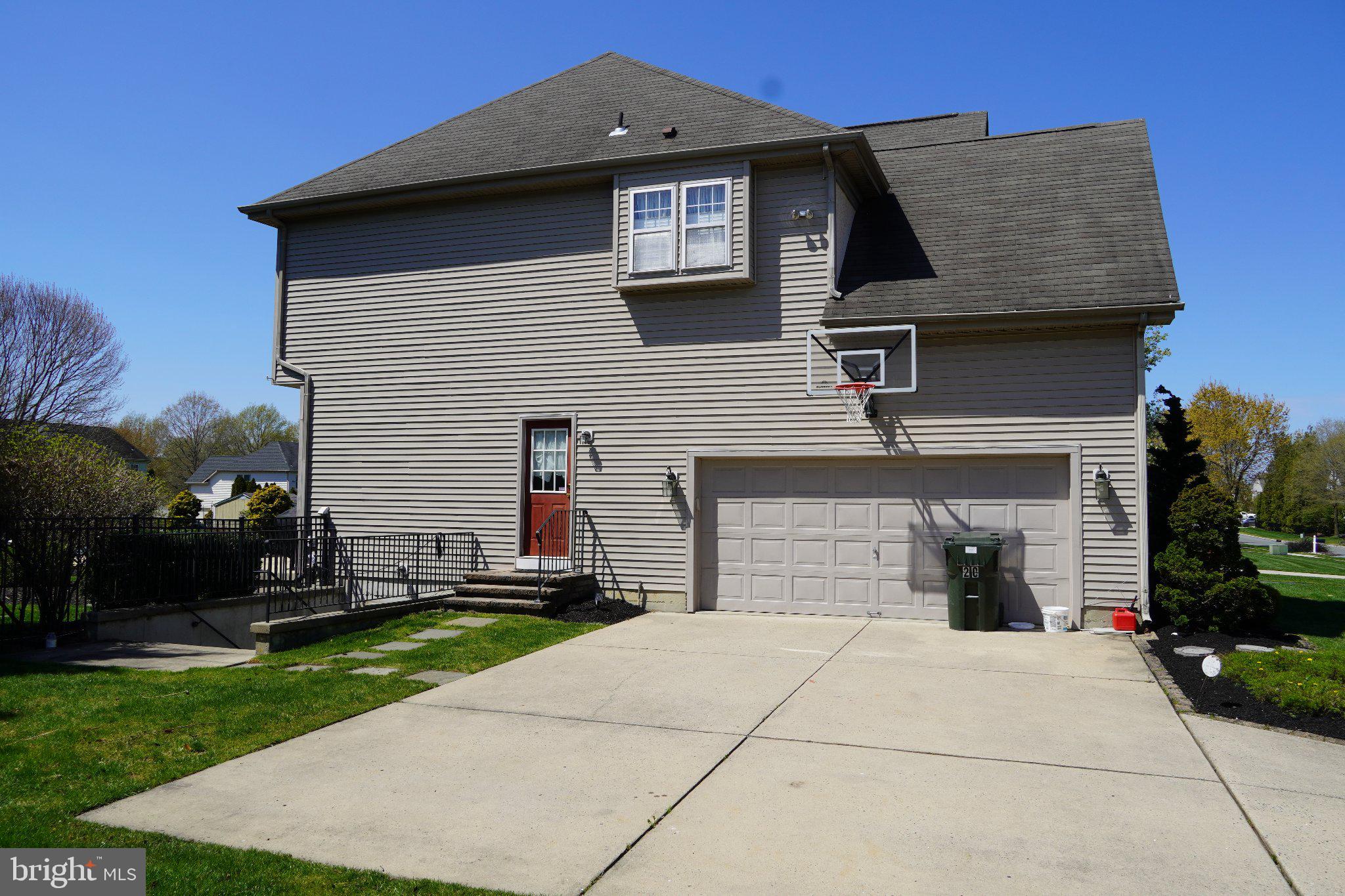 20 THISTLE LANE
