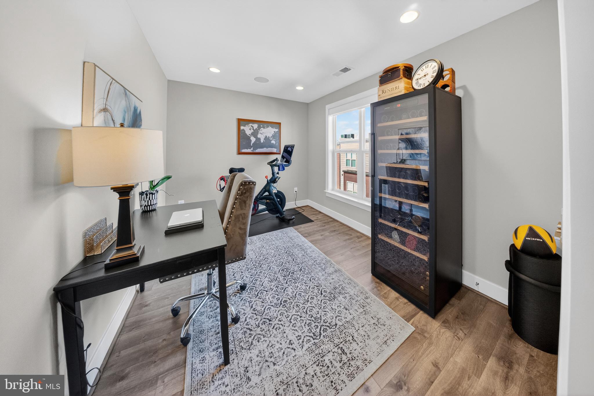 TOWER OAKS - Residential