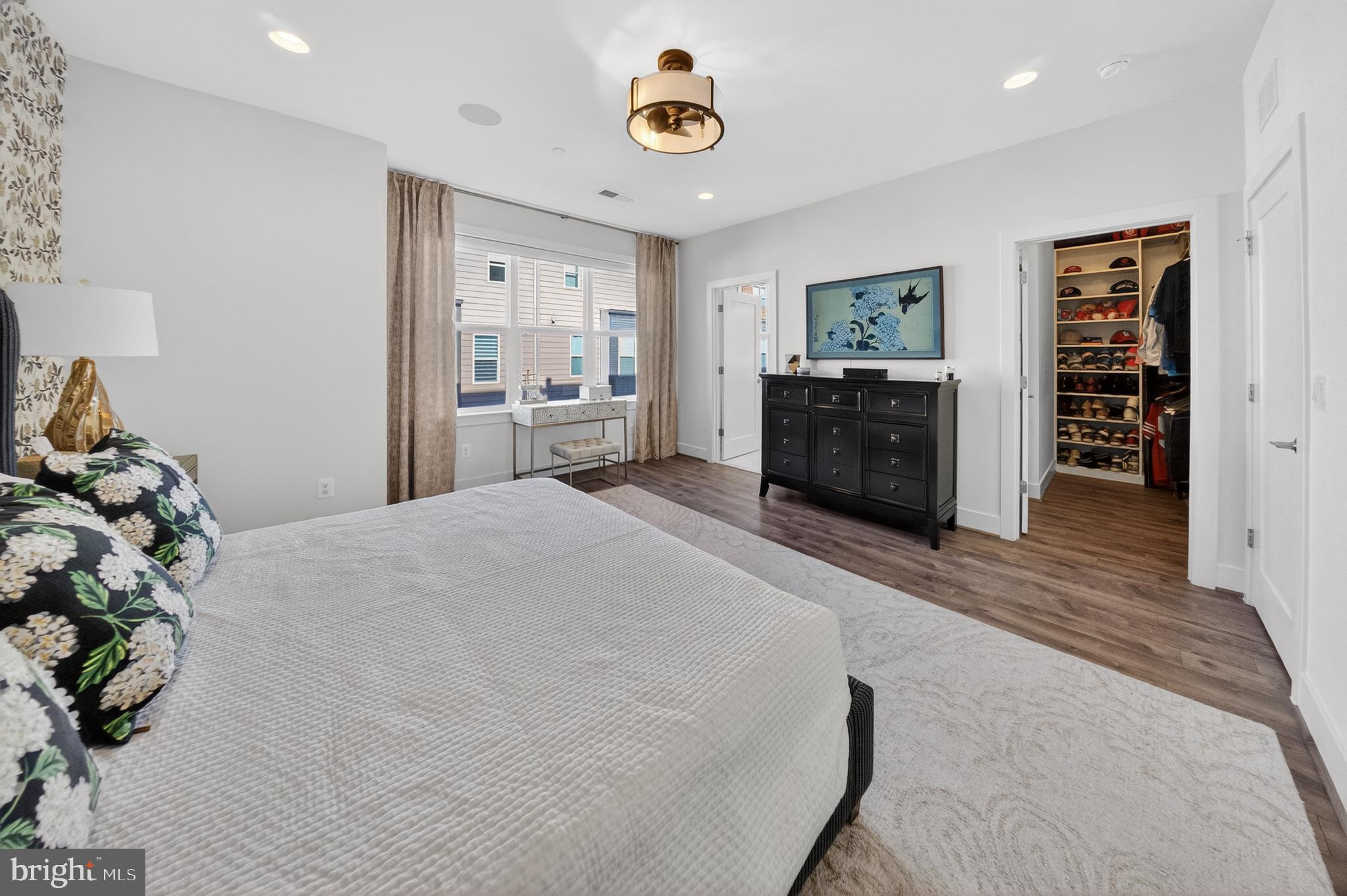 TOWER OAKS - Residential