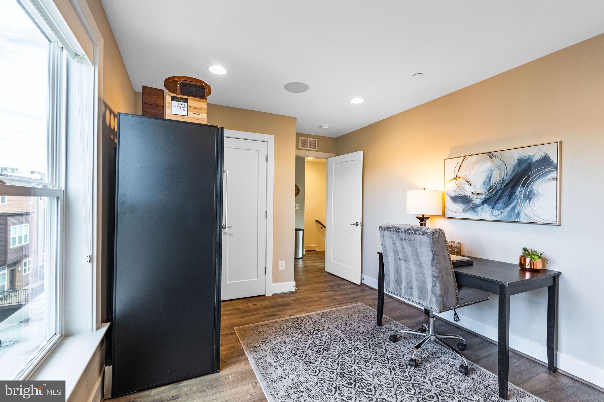 TOWER OAKS - Residential