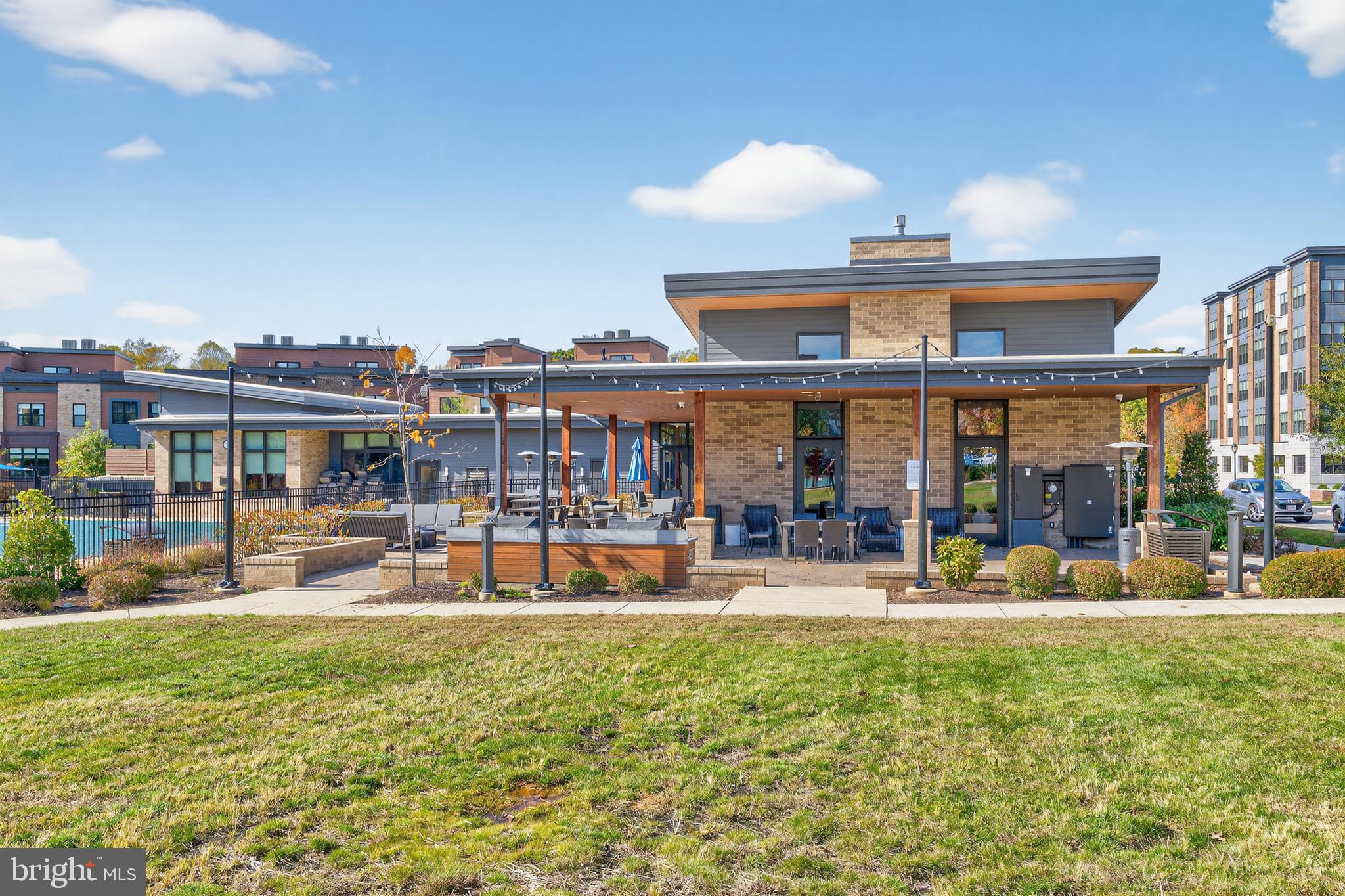 TOWER OAKS - Residential