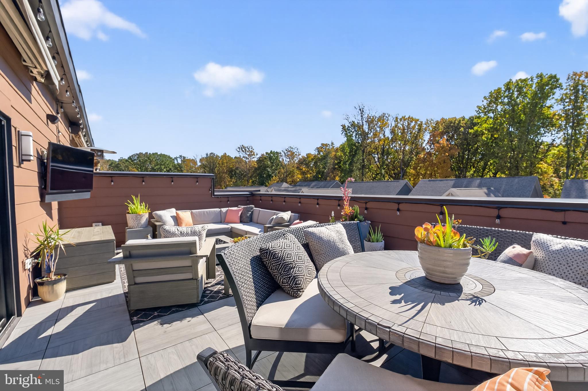 TOWER OAKS - Residential