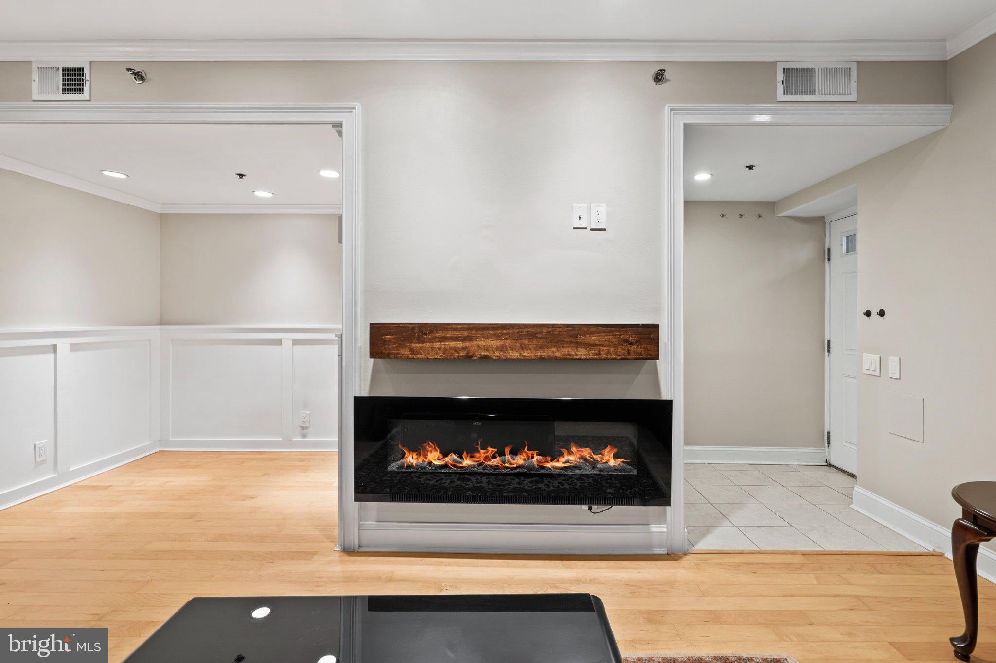 301 RACE STREET C007